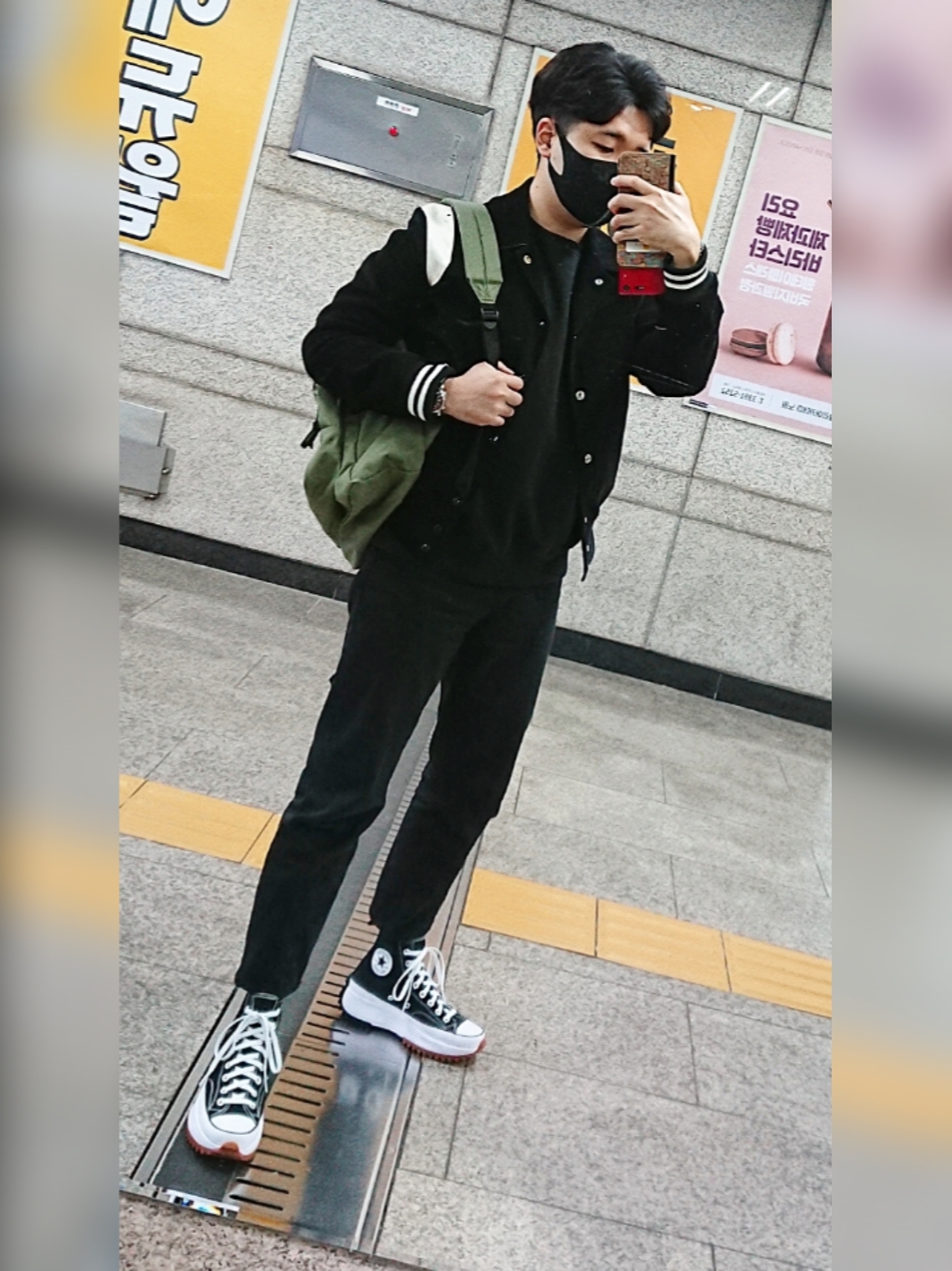 Converse Run Star Hike Hi Black White Gum 착용 스타일 - 2