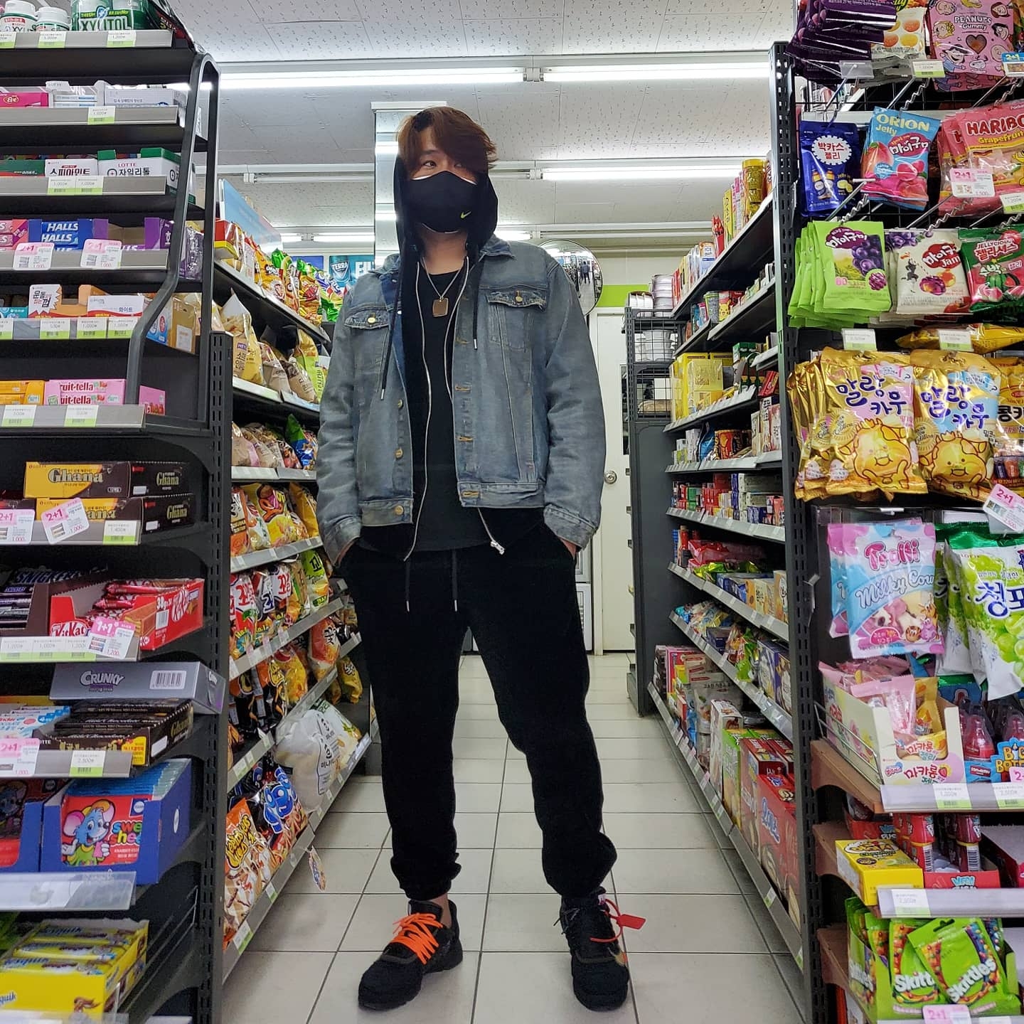 Nike x Off-White Air Presto Black, Essentials Denim Trucker Jacket Distressed Indigo - 20FW 착용 스타일 - 1