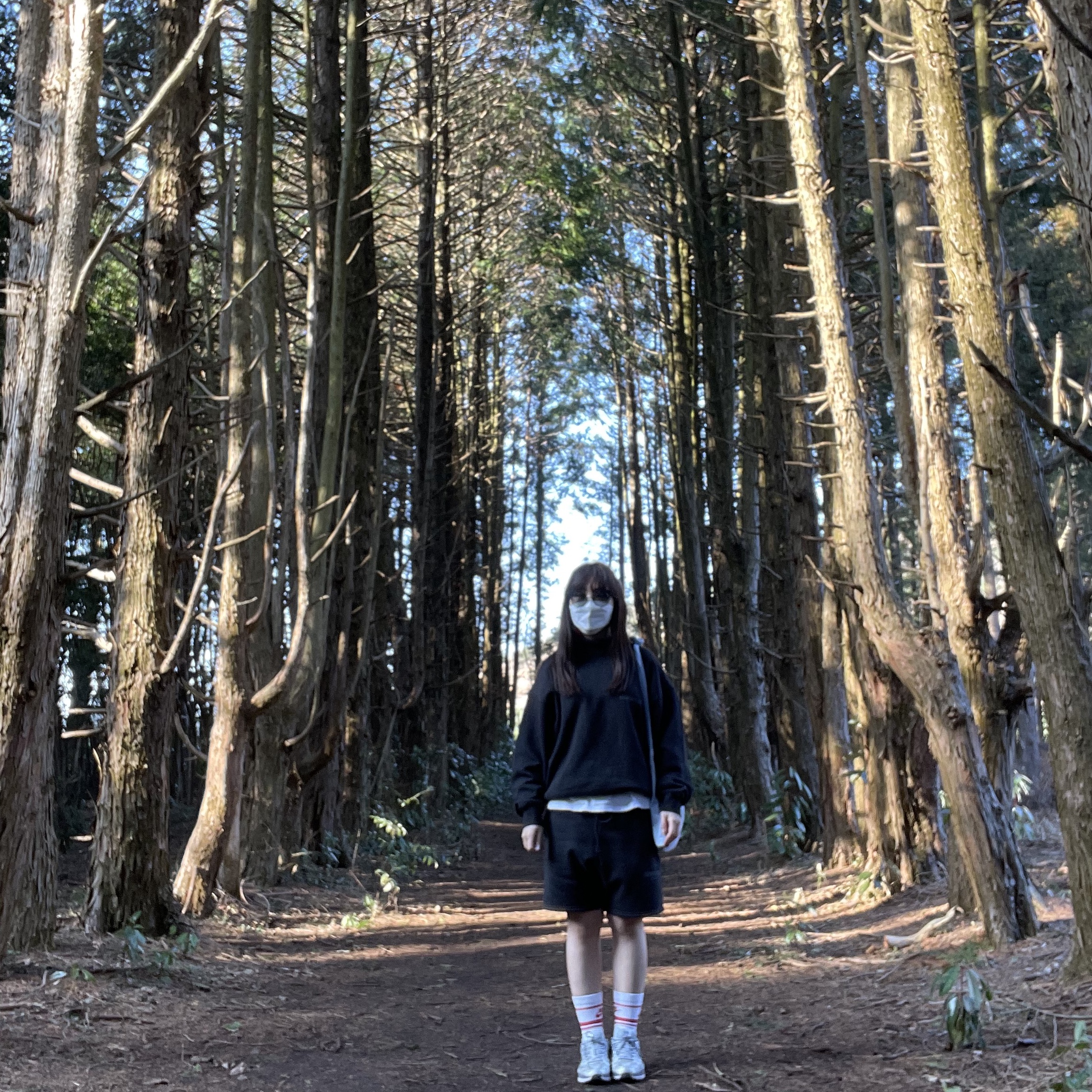 Essentials Pull-Over Mockneck Sweatshirt Black 2020, Essentials Sweatshorts Black 2020 착용 스타일