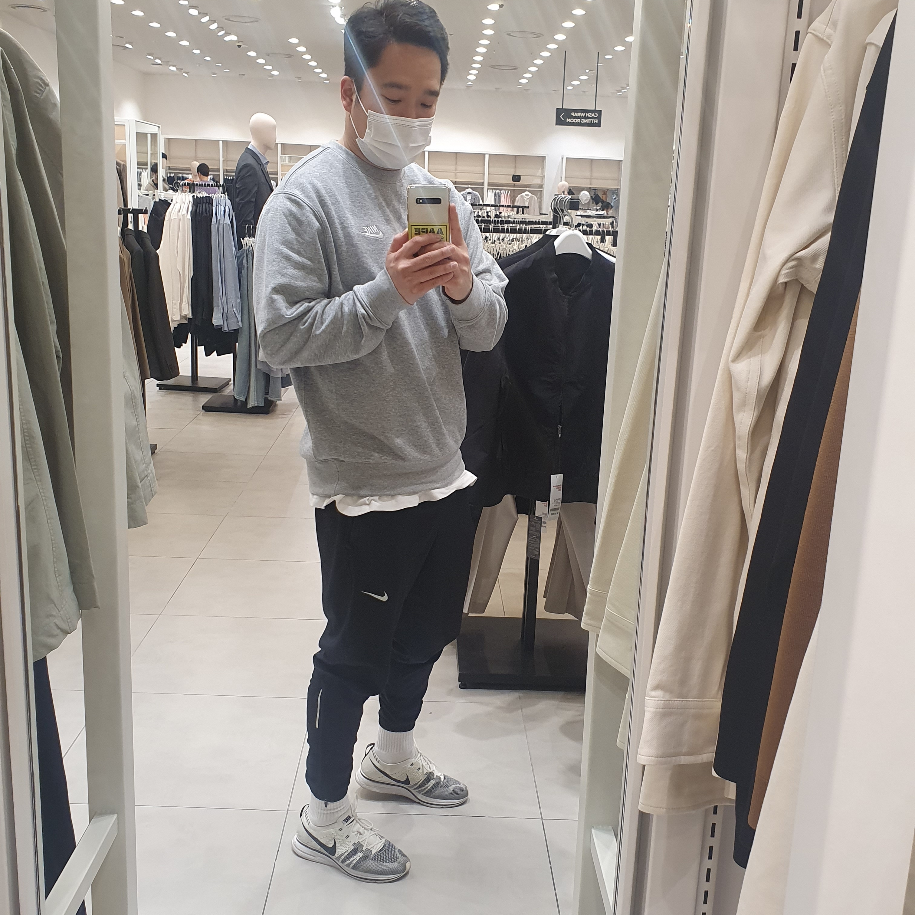 Nike Flyknit Trainer White Black 2017 착용 스타일