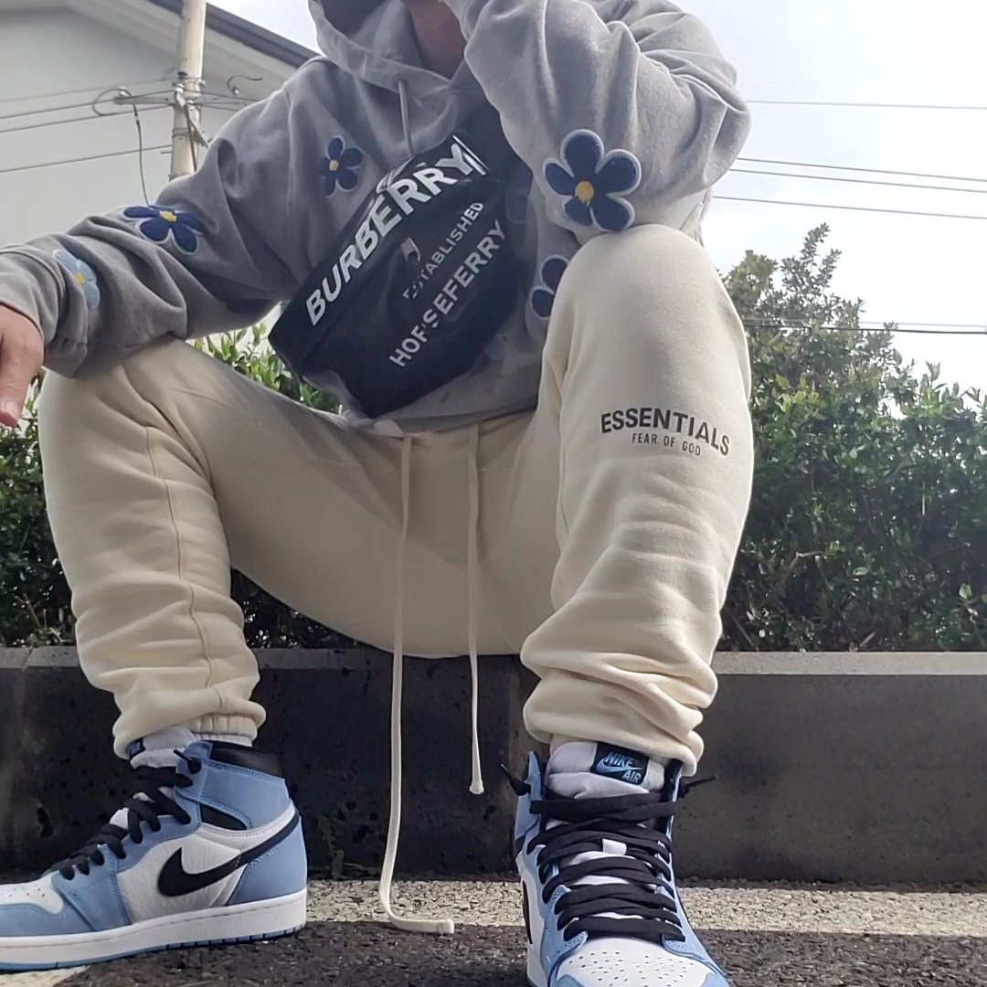Jordan 1 Retro High OG University Blue 착용 스타일