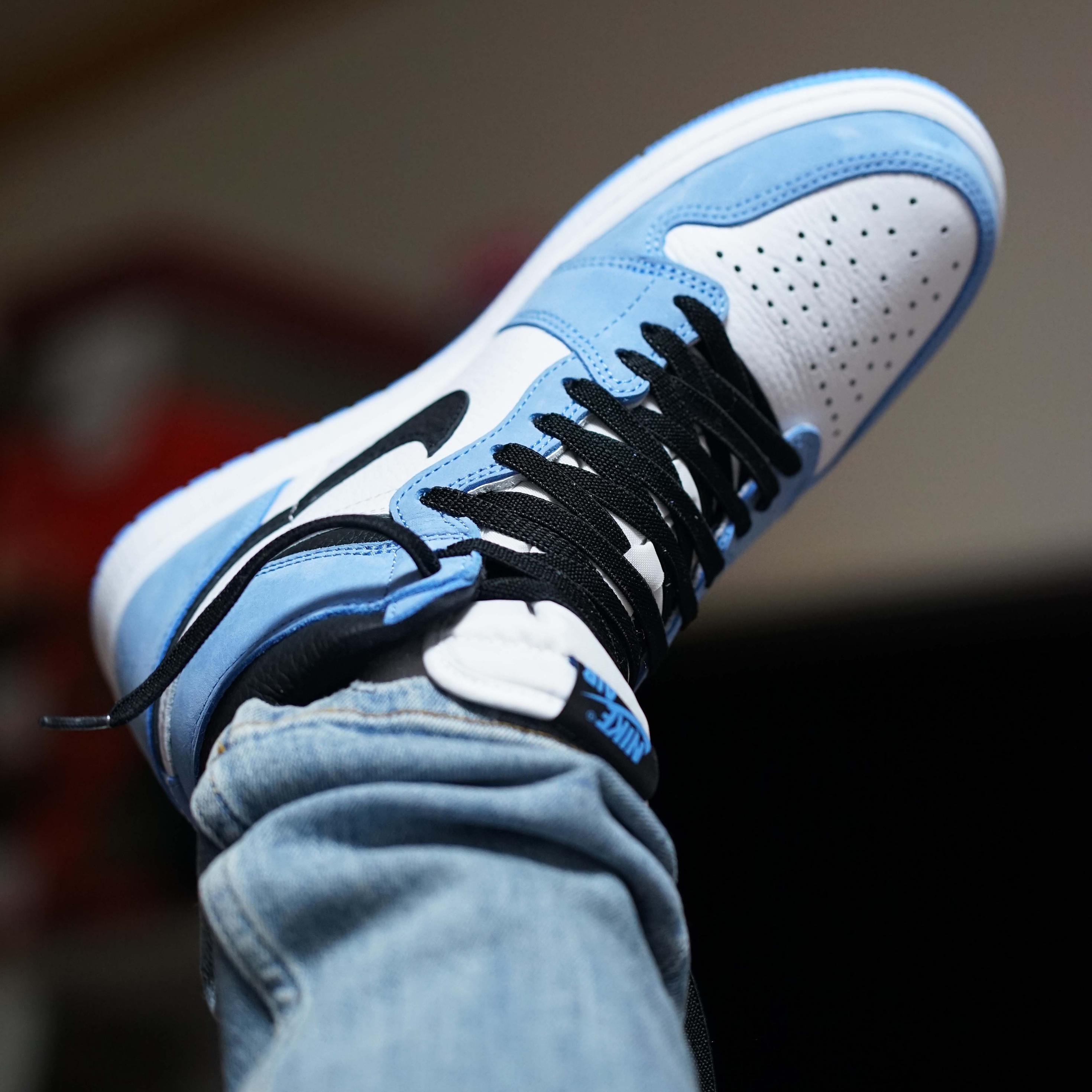 Jordan 1 Retro High OG University Blue 착용 스타일 - 2