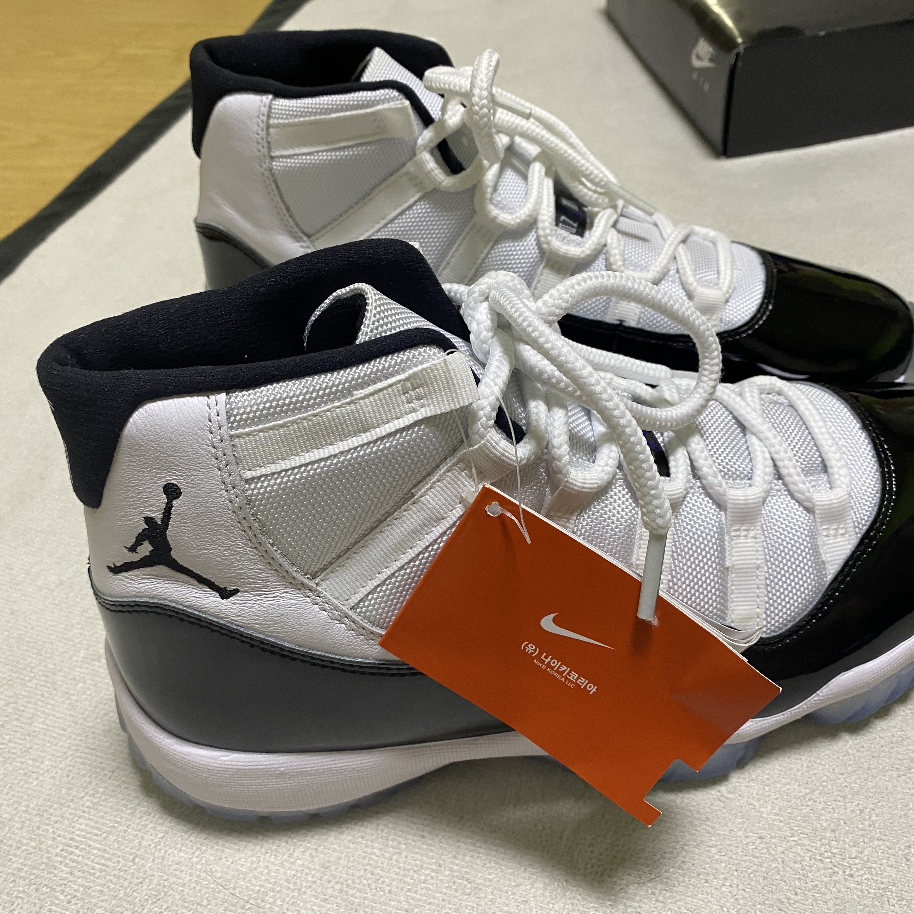 Jordan 11 Retro Concord 2018 착용 스타일 - 1