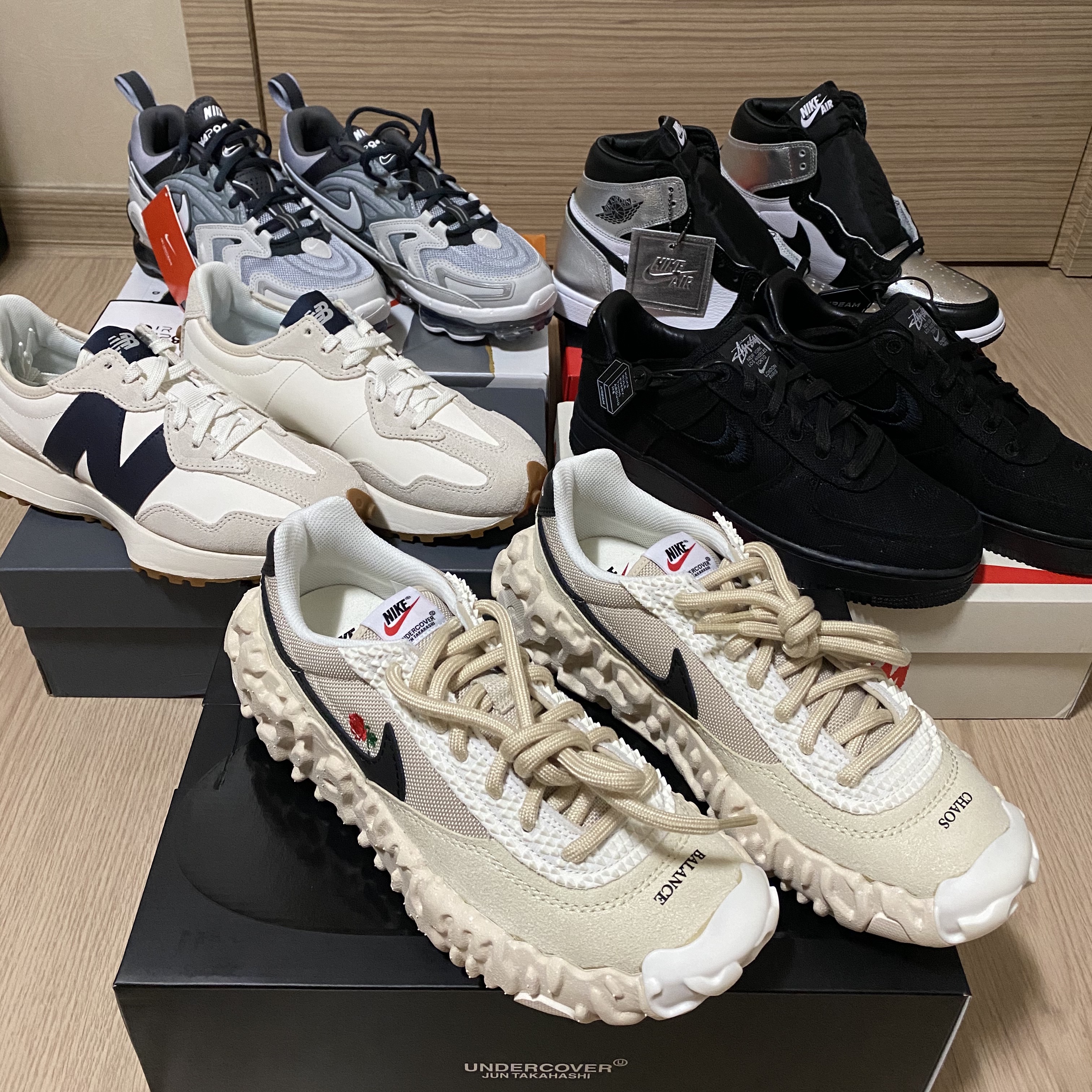 Nike Air VaporMax EVO Wolf Grey, (W) Jordan 1 Retro High OG Silver Toe 착용 스타일