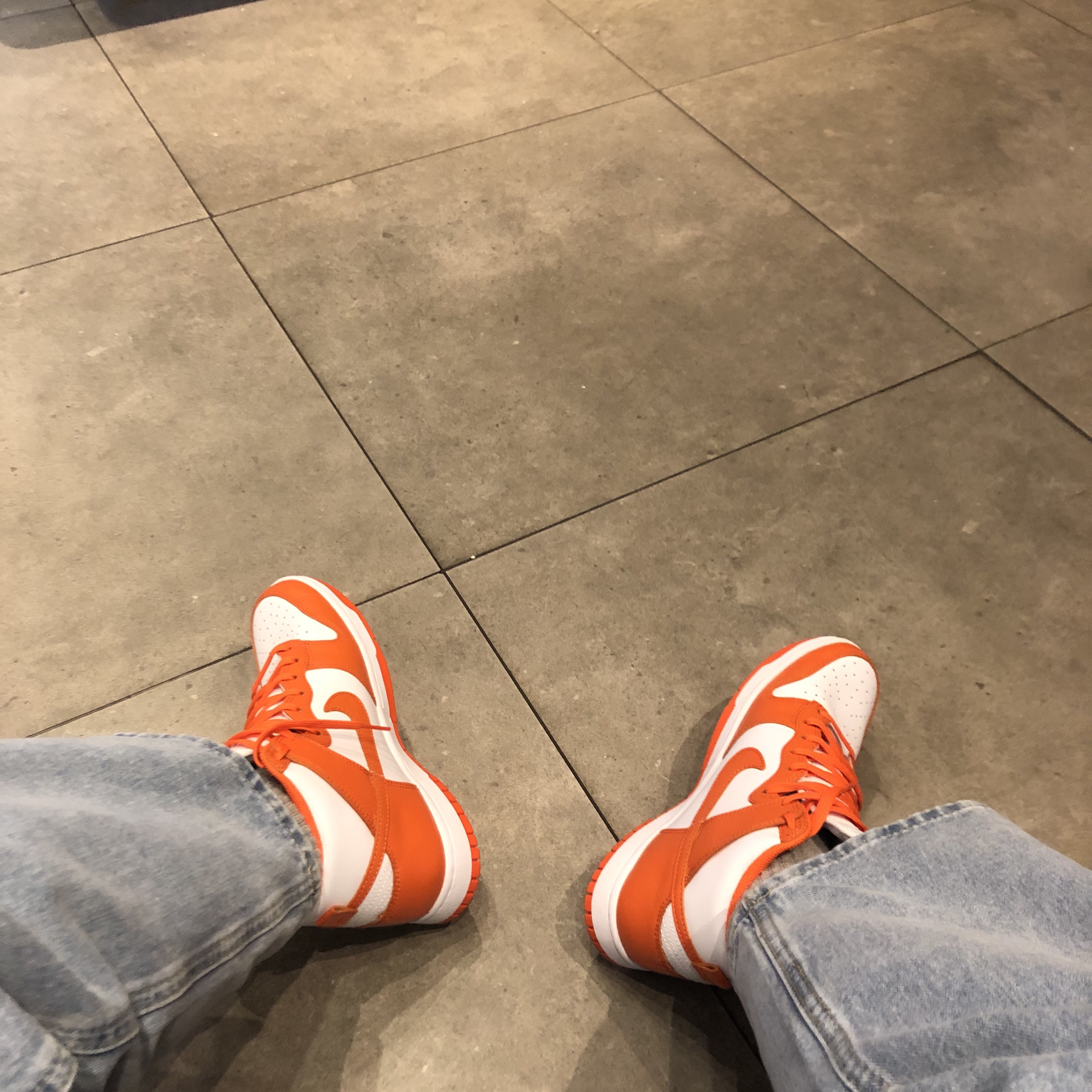 Nike Dunk High Retro Orange Blaze 착용 스타일 - 2