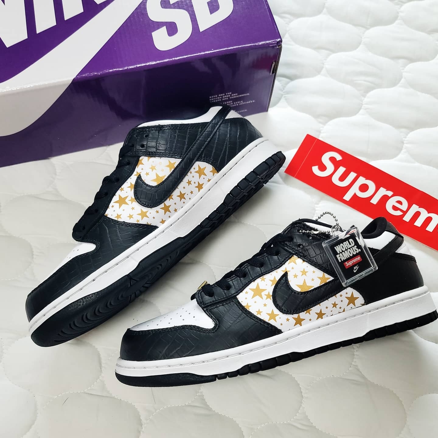 Nike x Supreme SB Dunk Low Black, Nike Dunk Low Retro Black 착용 스타일 - 1