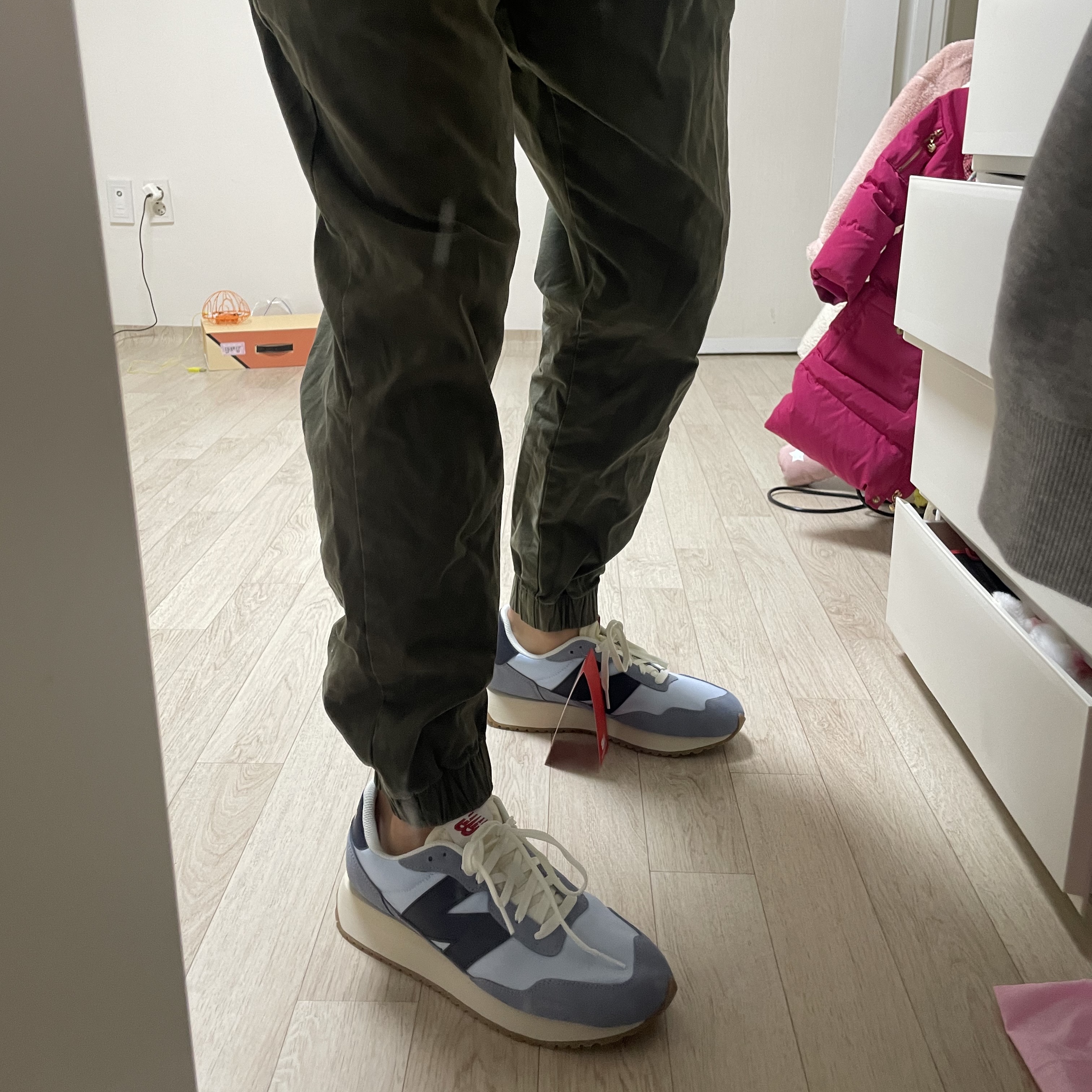 New Balance 237 Reflection Eclipse 착용 스타일 - 2