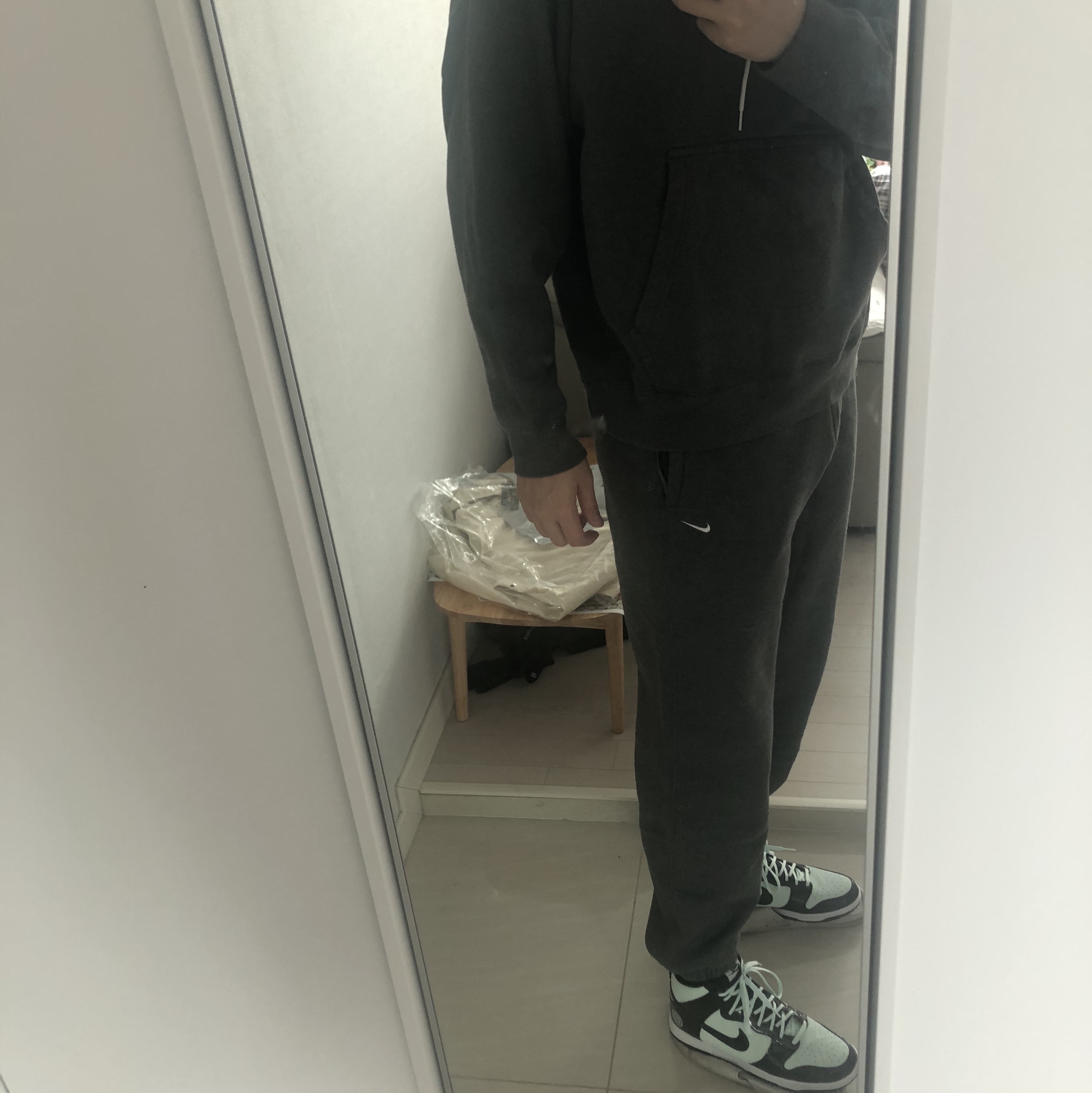 (W) Nike NRG Sweatpants Wash Charcoal Heather White, Nike M NRG Crew Wash Charcoal Heather 착용 스타일