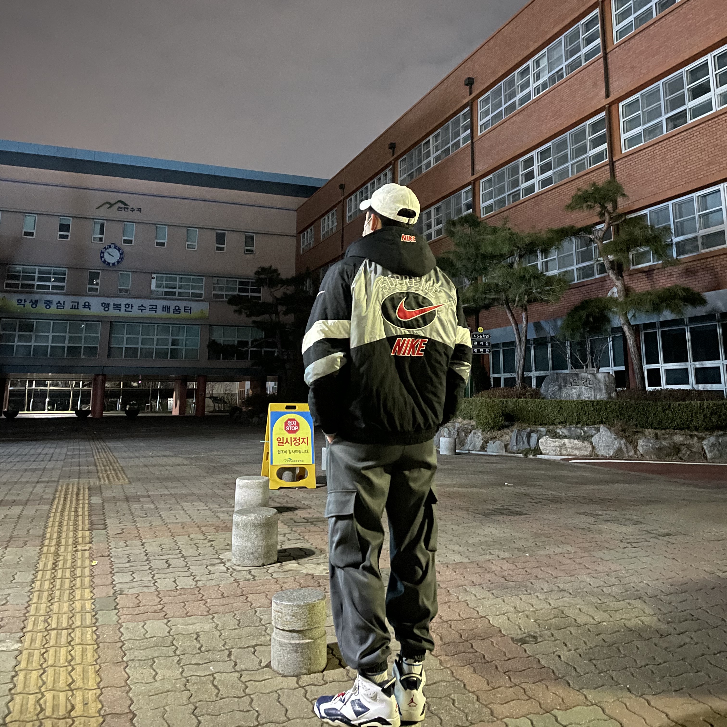 Supreme x Nike Hooded Sport Jacket Silver - 19SS, Jordan 6 Retro Olympic Sydney 2000 착용 스타일 - 1