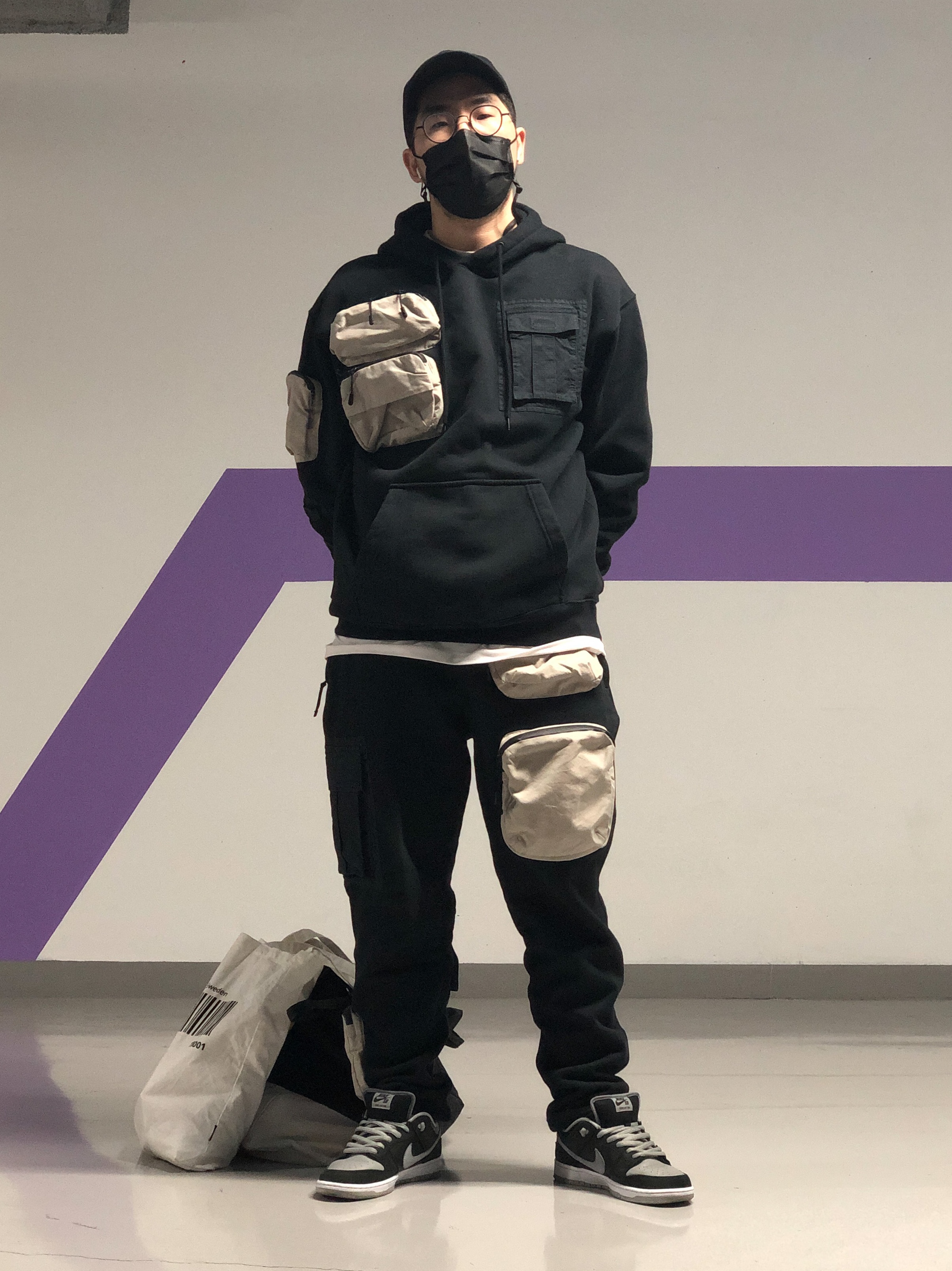 Nike x Travis Scott NRG AG Utility Hoodie Black, Nike x Travis Scott NRG AG Utility Sweatpants Black 착용 스타일
