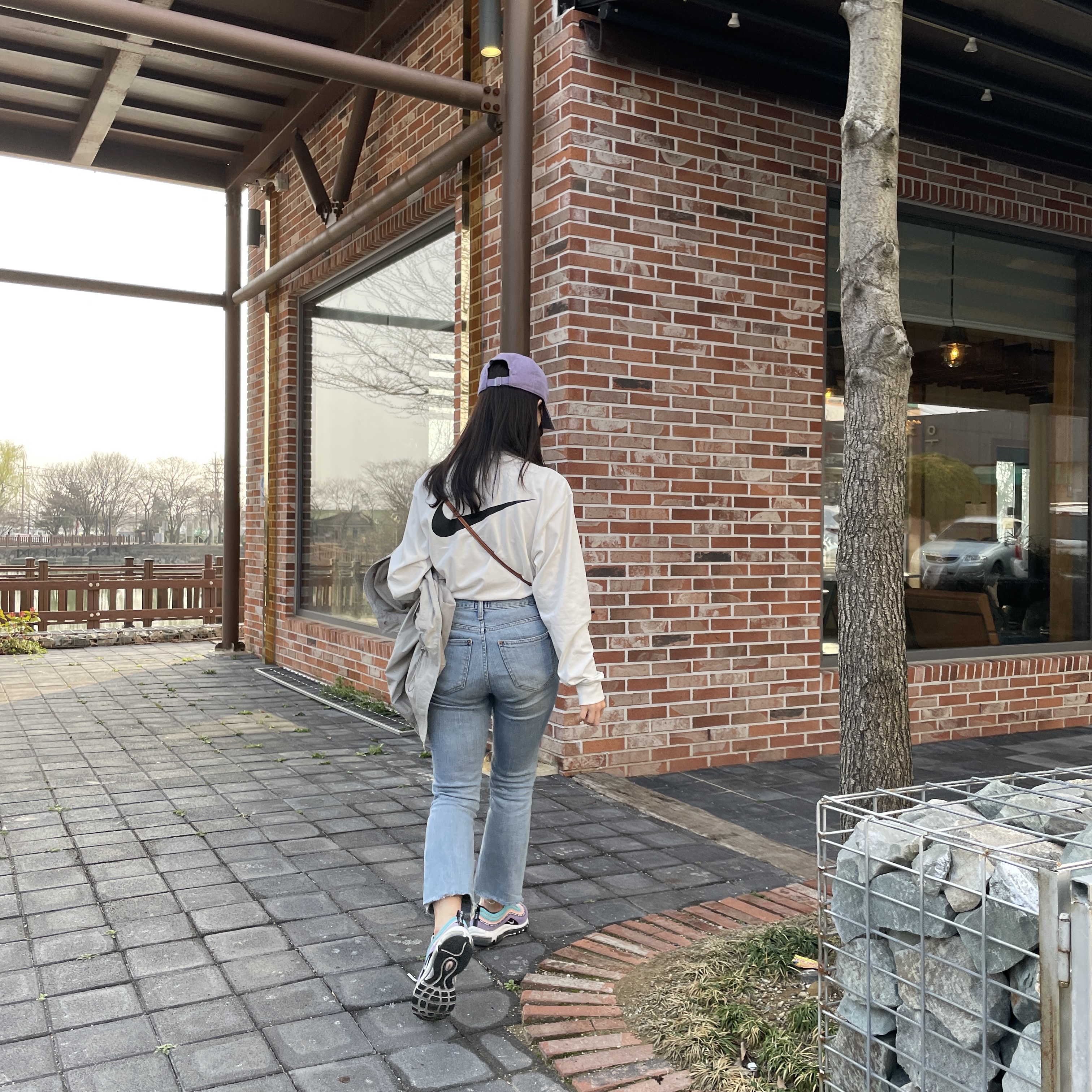 (GS) Nike Air Max 97 Have a Nike Day, Nike x Stussy Big Swoosh LS T-Shirt White - US/EU 착용 스타일 - 1