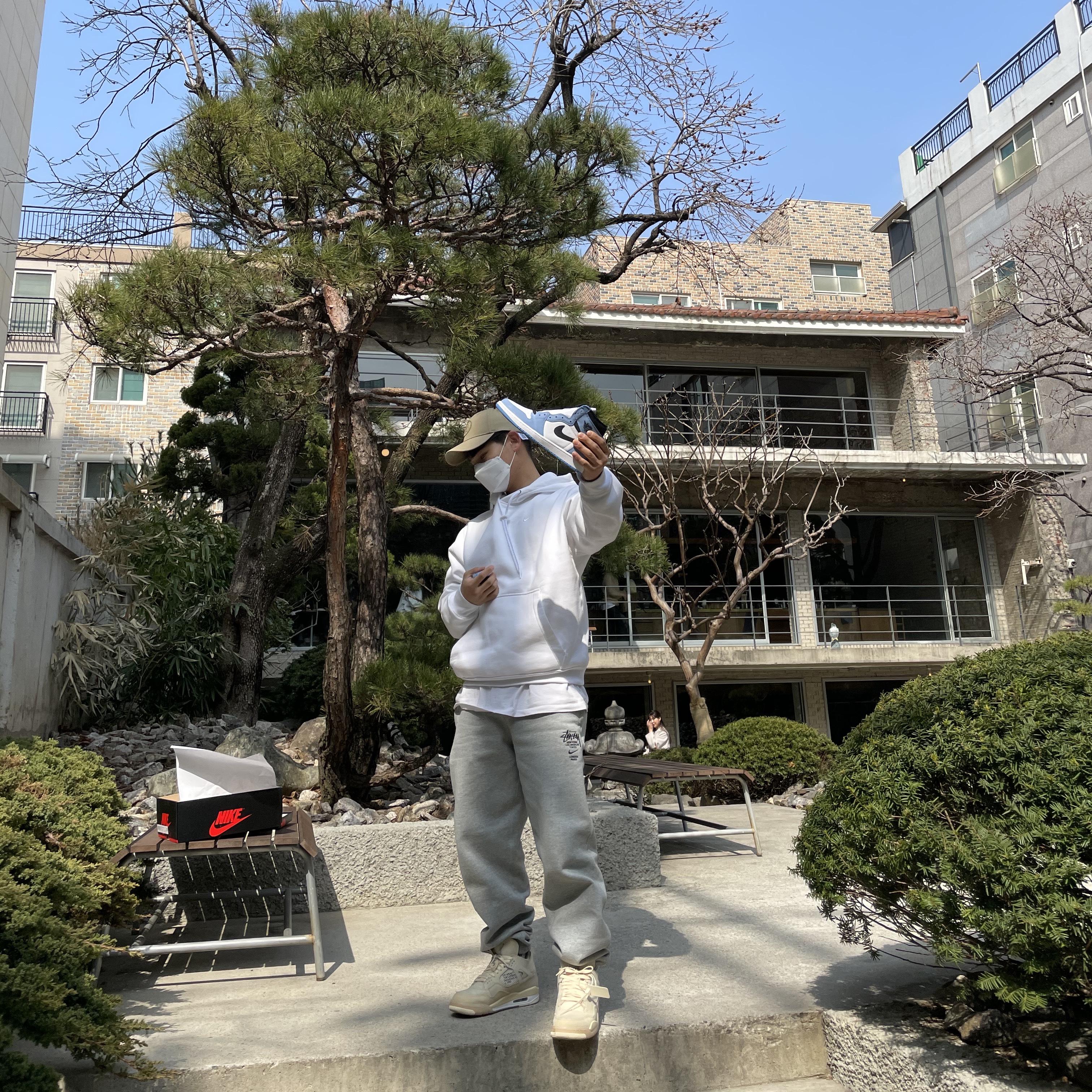 (W) Jordan 4 x Off-White Retro SP Sail, Nike x Stussy NRG ZR Fleece Pants Heather Grey - US/EU 착용 스타일