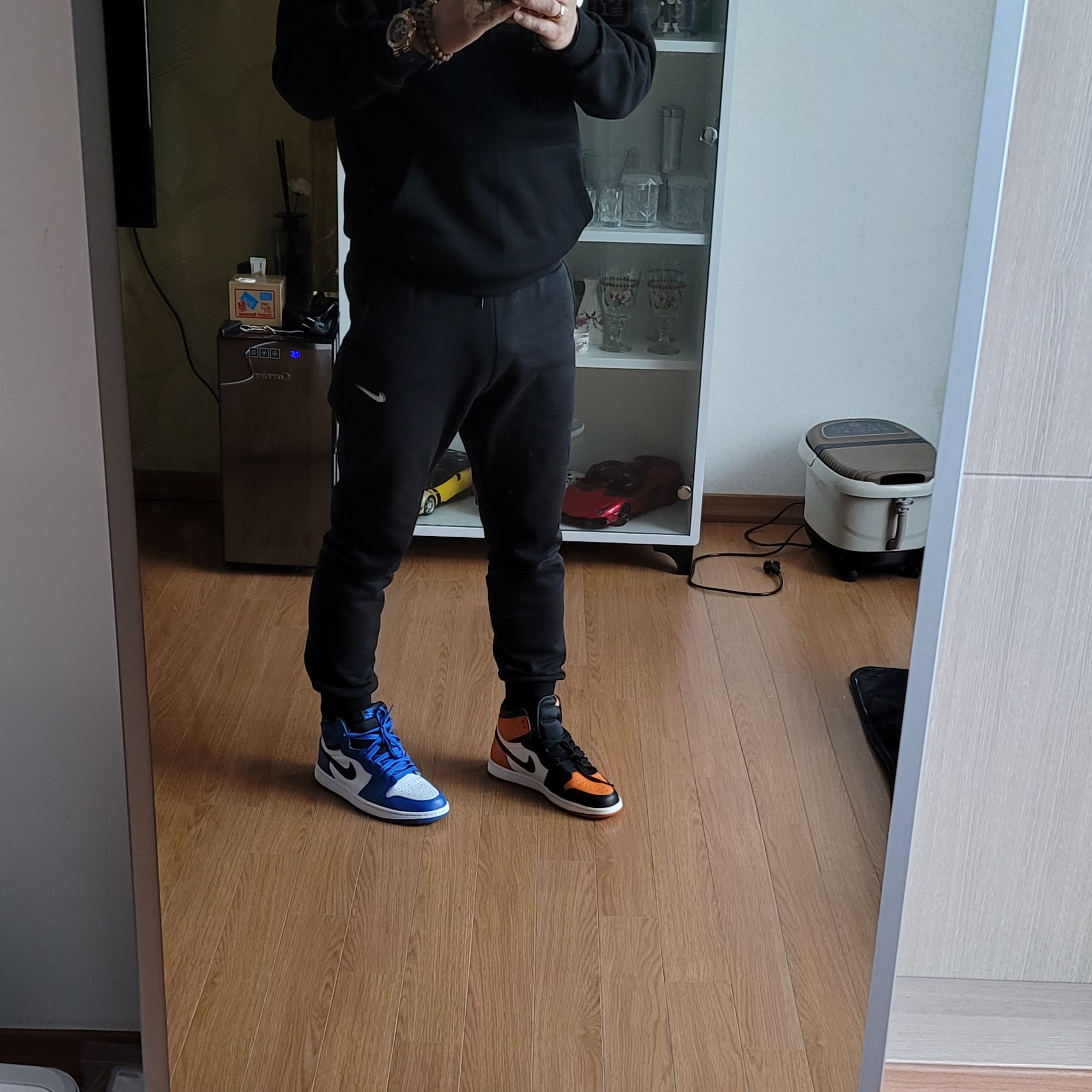 Jordan 1 Retro High Game Royal, Jordan 1 Retro Shattered Backboard 착용 스타일