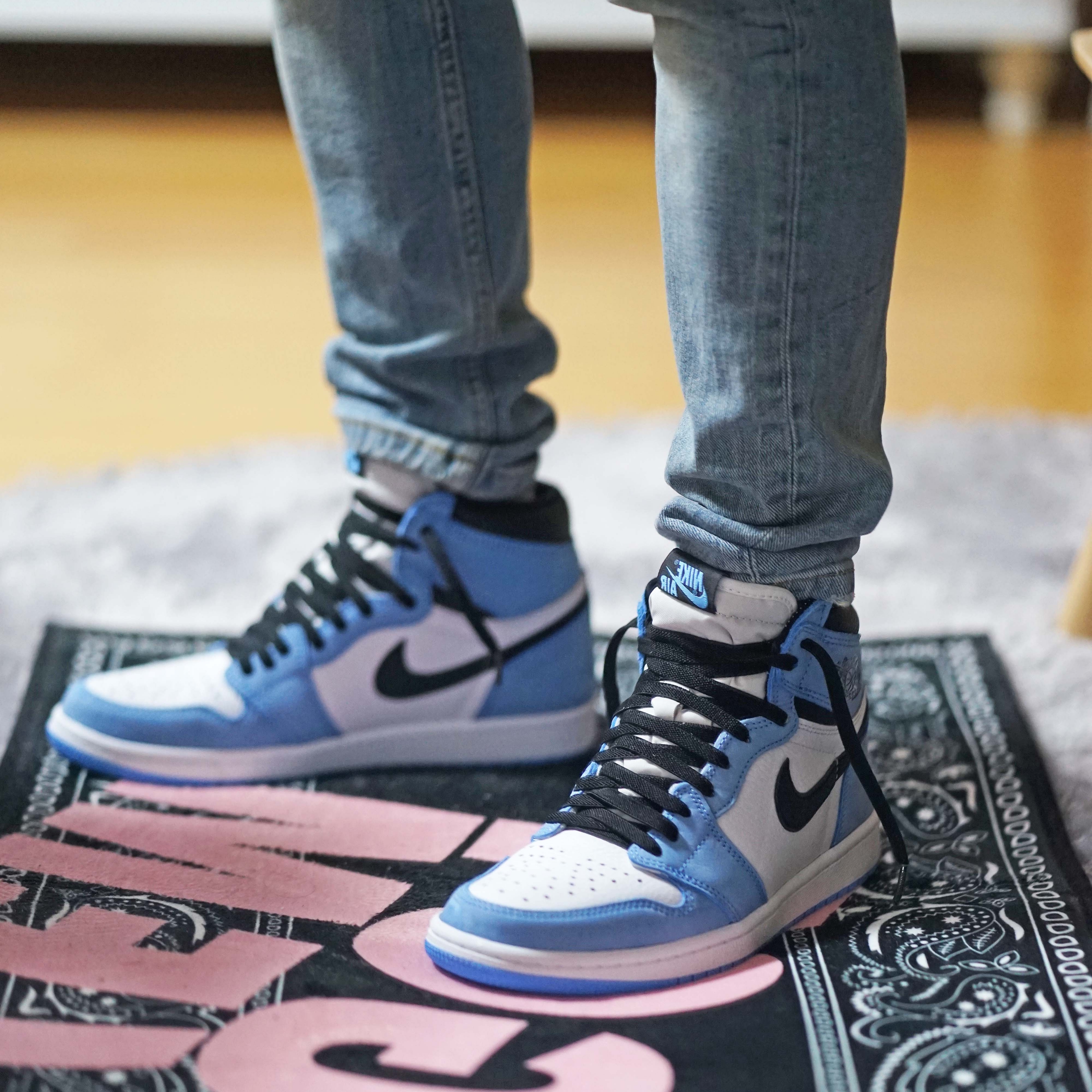 Jordan 1 Retro High OG University Blue 착용 스타일 - 1