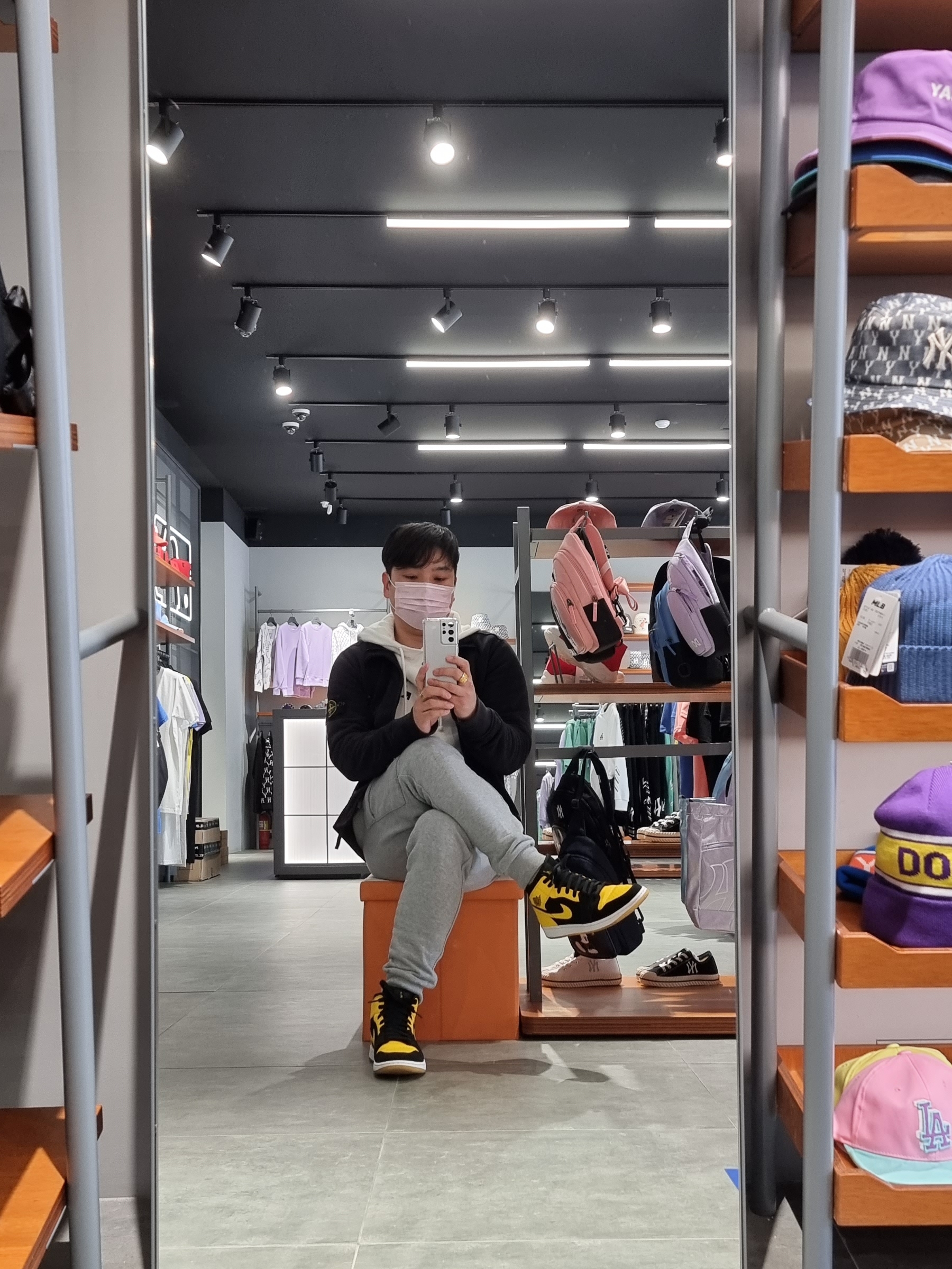 Jordan 1 Retro Mid New Love 2017 착용 스타일