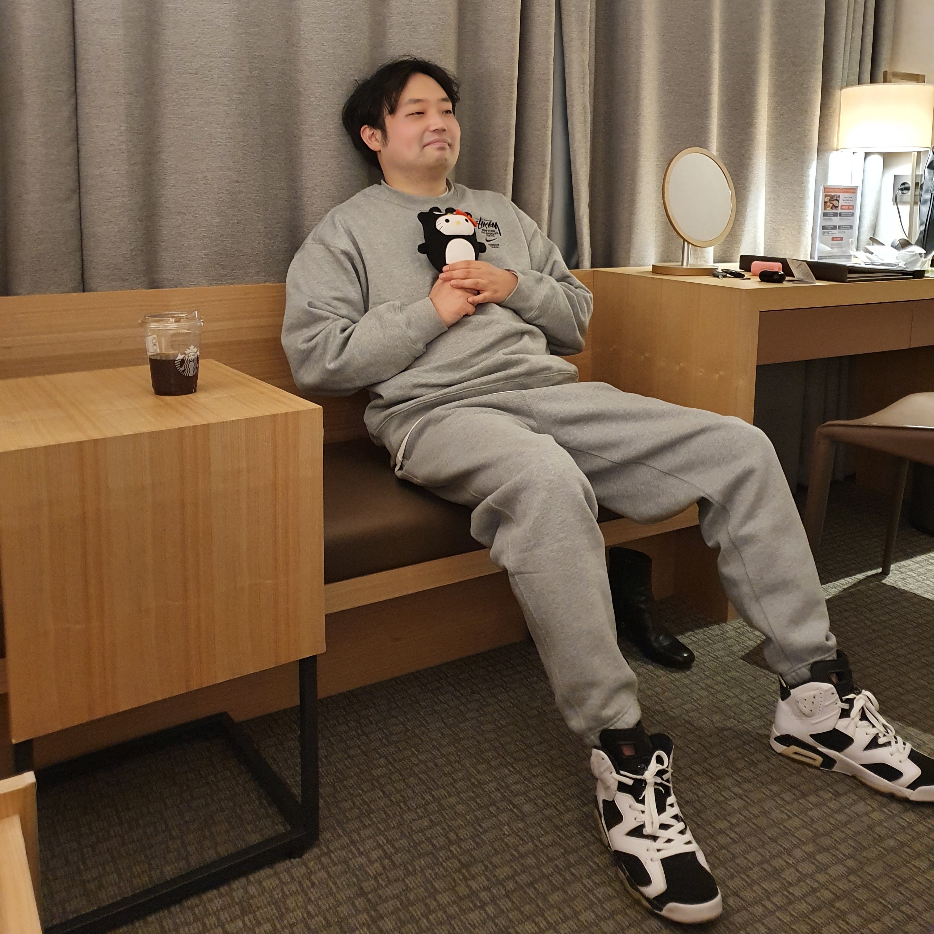 Nike x Stussy NRG ZR Fleece Crewneck Heather Grey - US/EU, Jordan 6 Retro Oreo 착용 스타일
