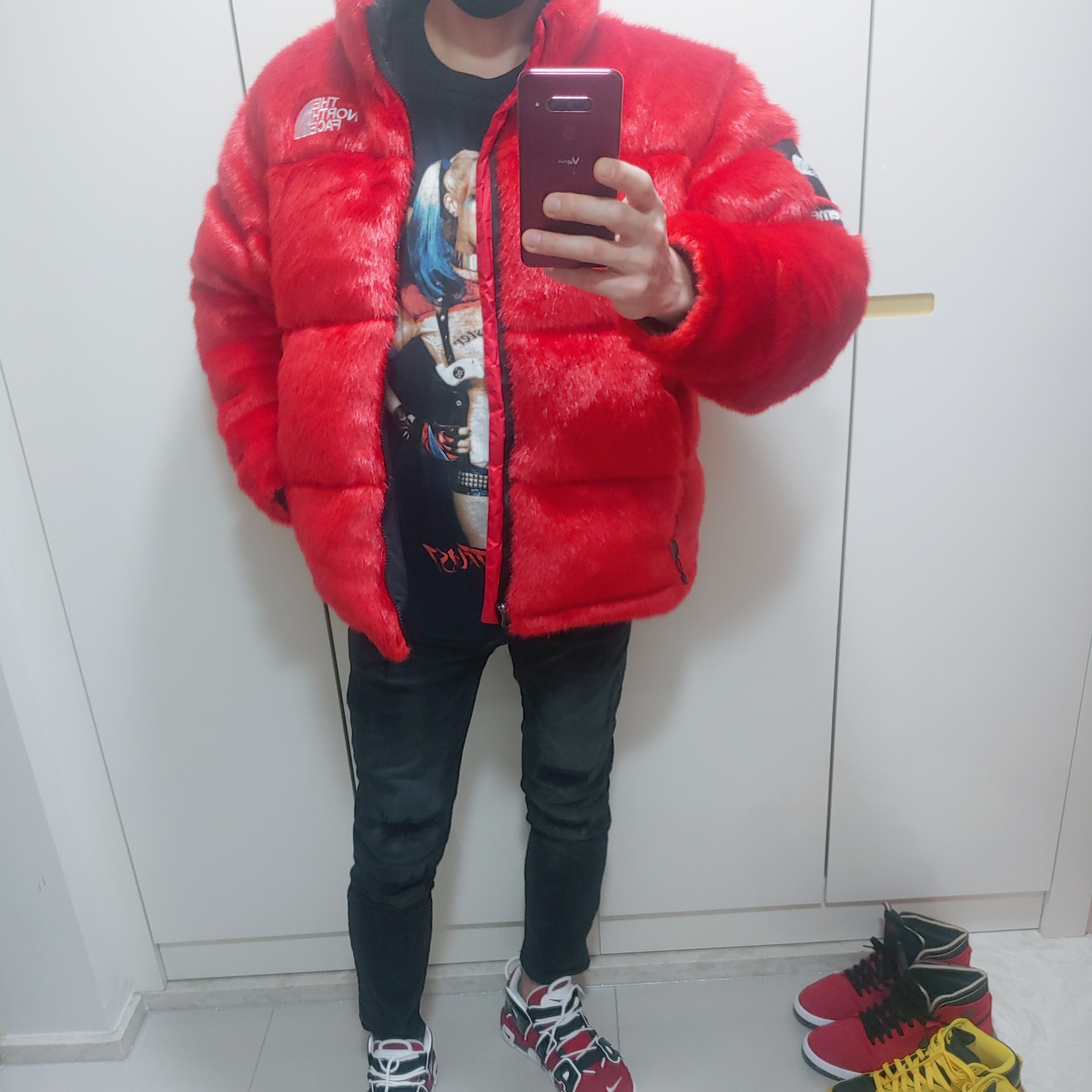 Nike Air More Uptempo 96 Bulls 2017, Supreme x The North Face Faux Fur Nuptse Jacket Red - 20FW 착용 스타일