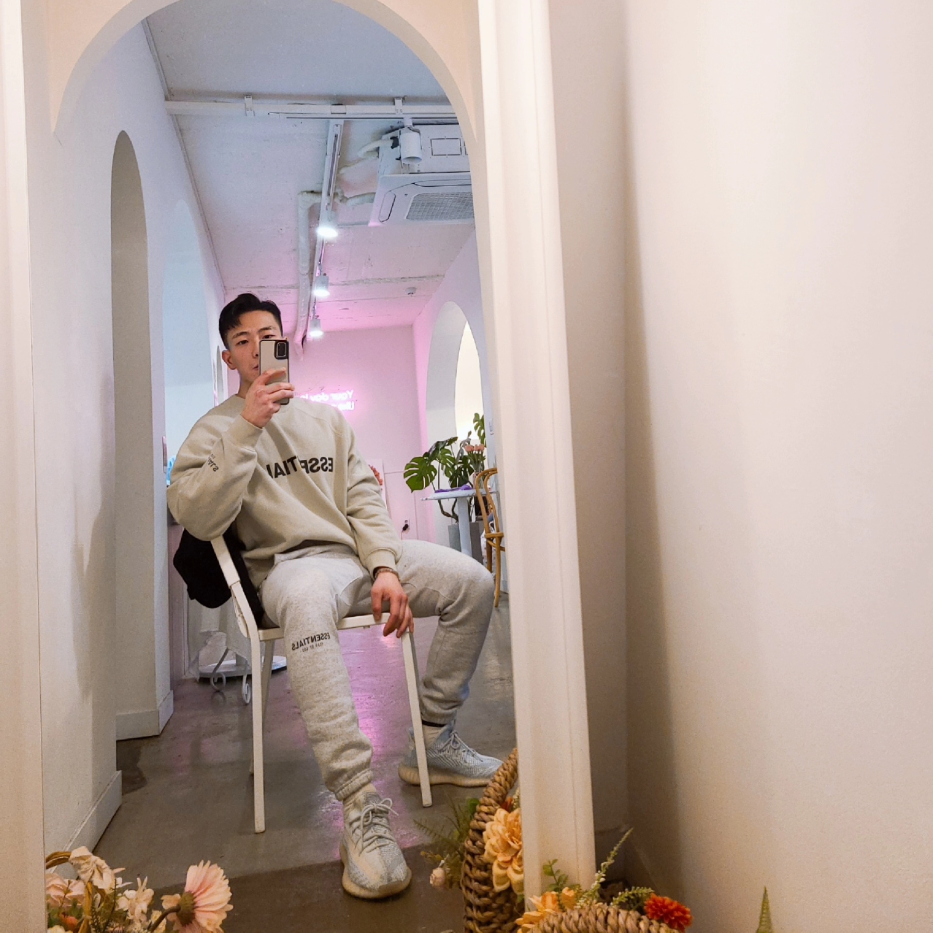 Essentials 3D Silicon Applique Crewneck Alfafa Sage - 20FW, Essentials Sweatpants Heather Grey - 20FW 착용 스타일 - 1