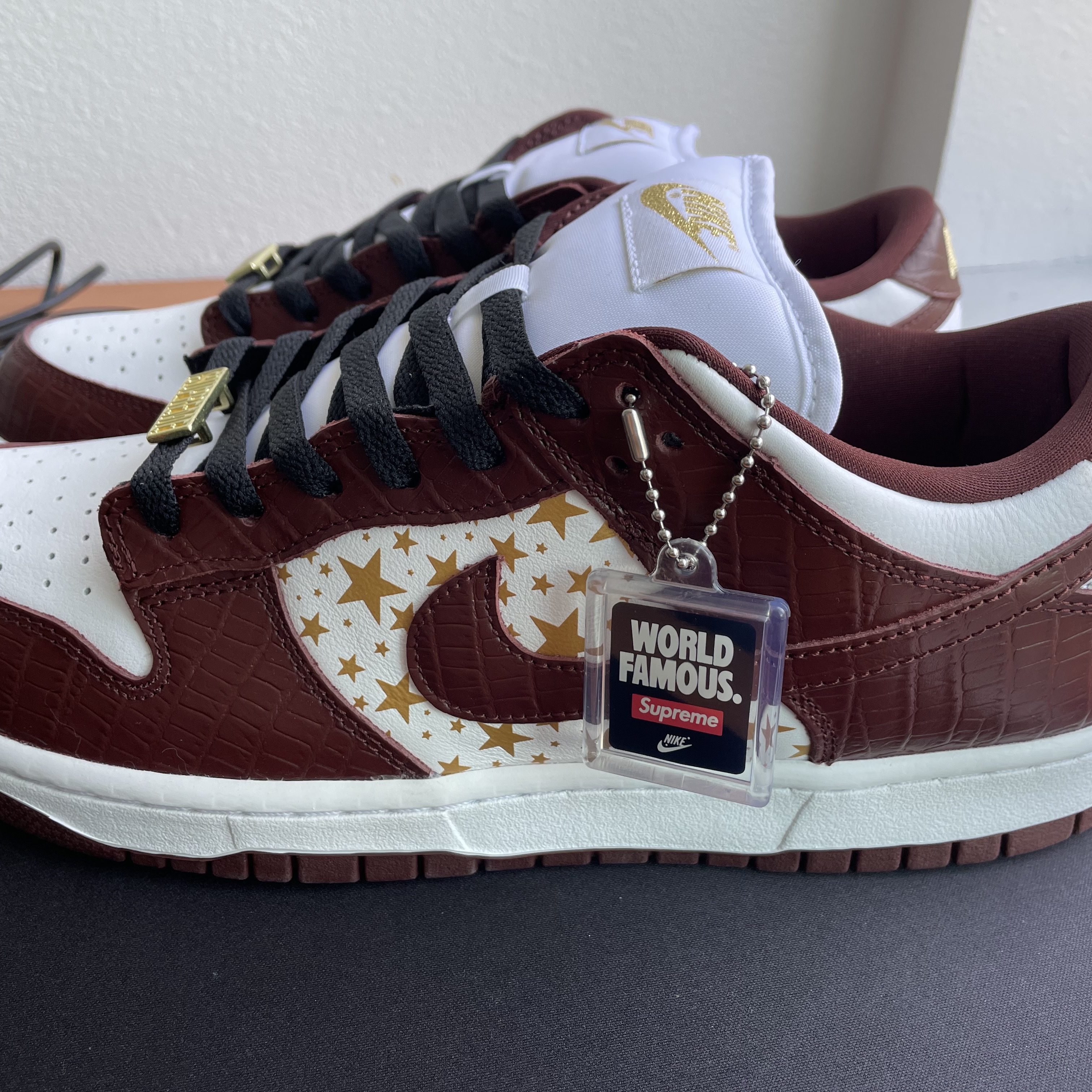 Nike x Supreme SB Dunk Low Barkroot Brown 착용 스타일 - 4