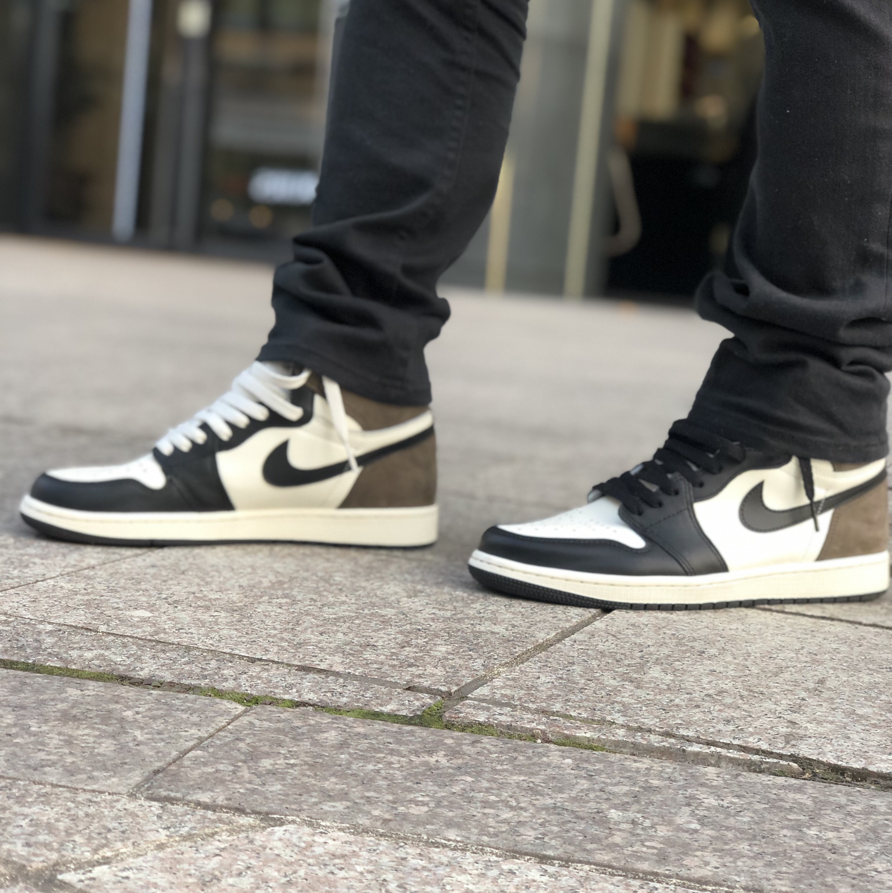 Jordan 1 Retro High OG Black Mocha 착용 스타일