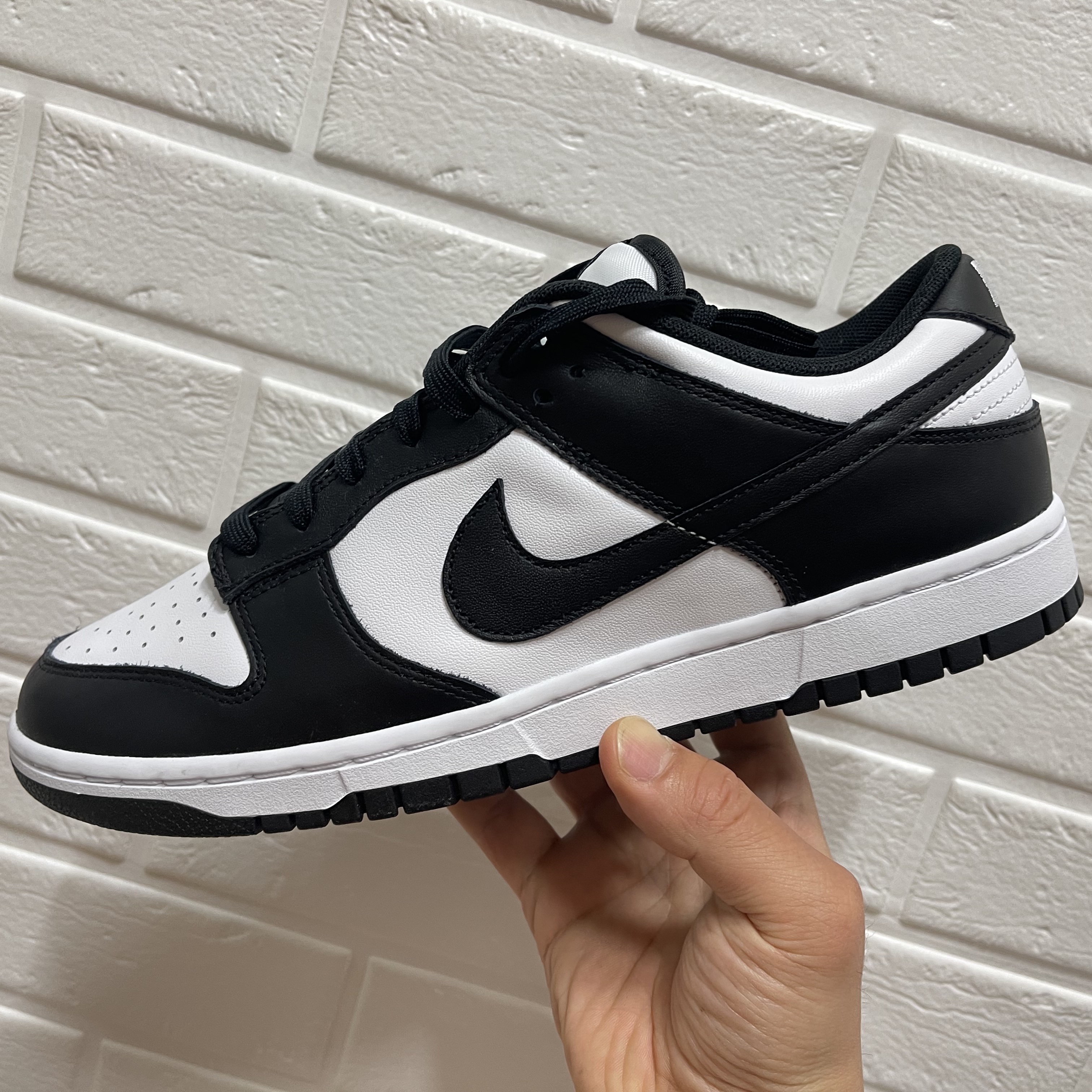 Nike Dunk Low Retro Black 착용 스타일