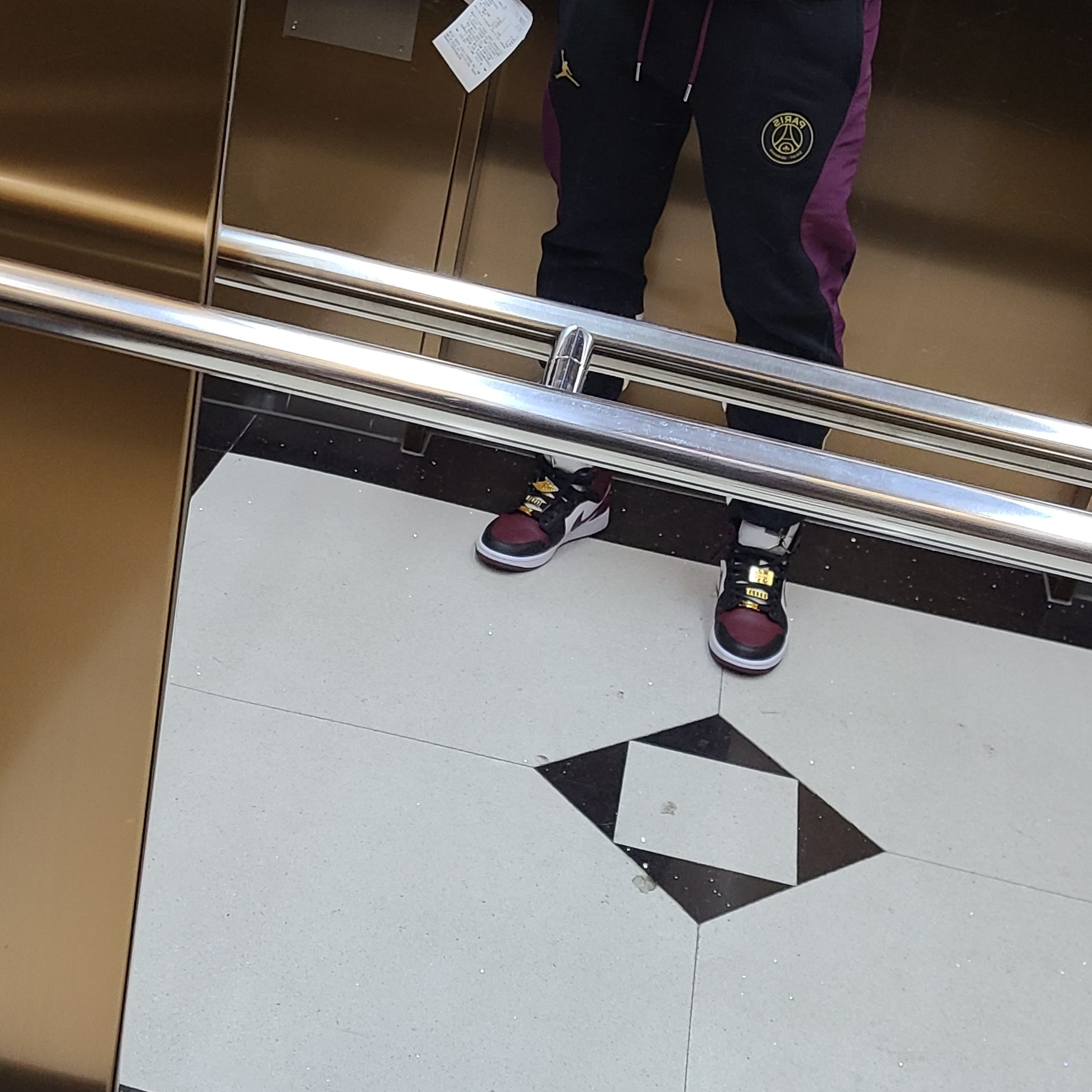 (W) Jordan 1 Mid SE Dark Beetroot 착용 스타일