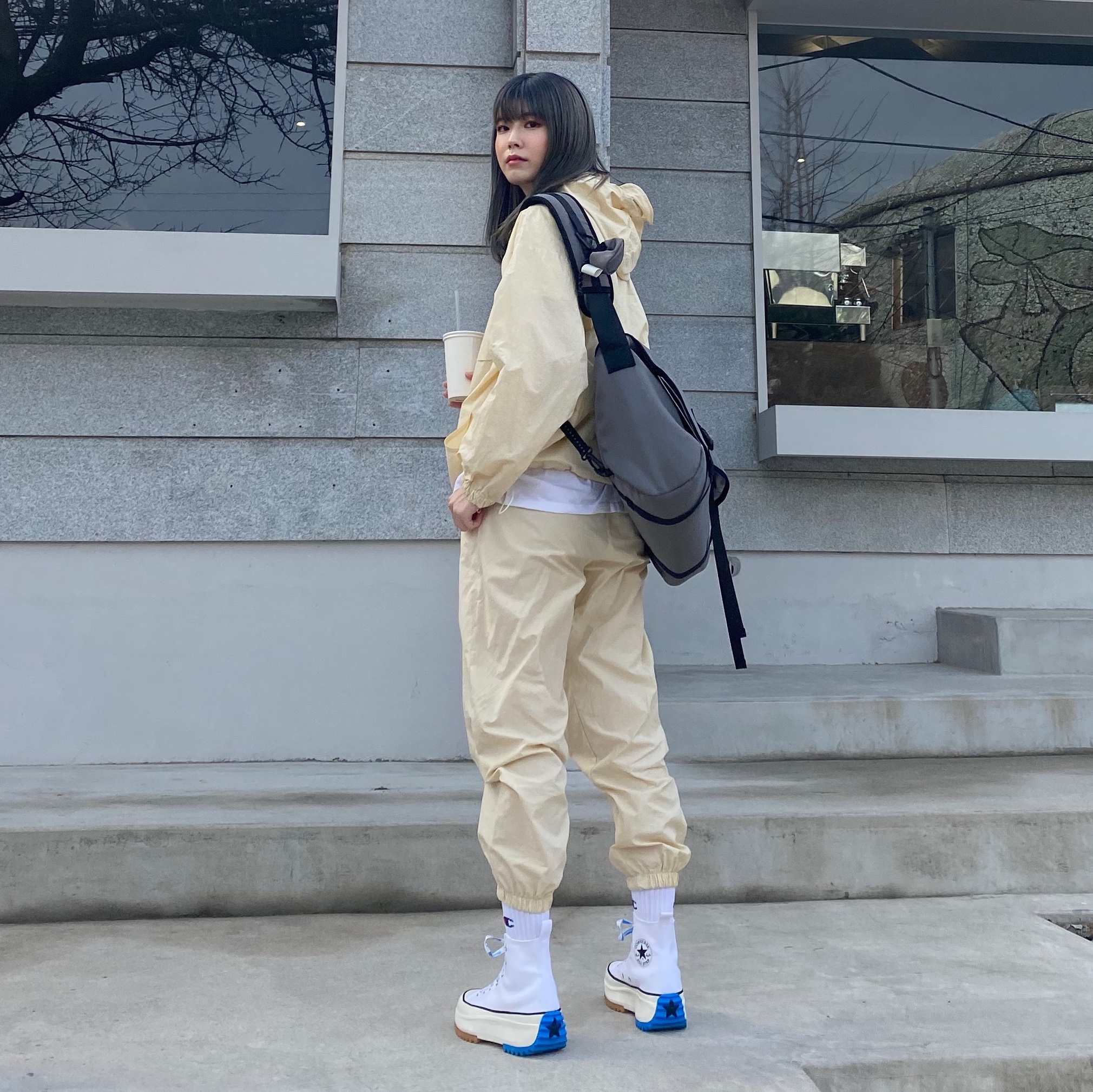 Converse x JW Anderson Run Star Hike Hi White 착용 스타일 - 1