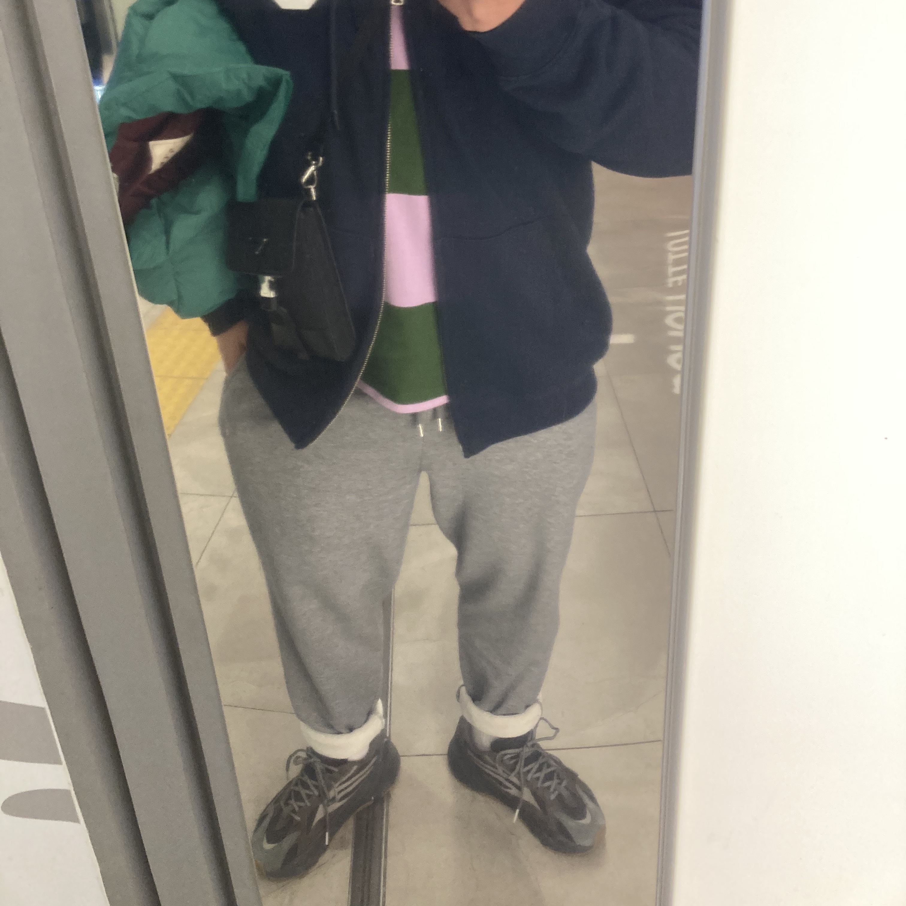 Adidas Yeezy Boost 700 V2 Geode 착용 스타일