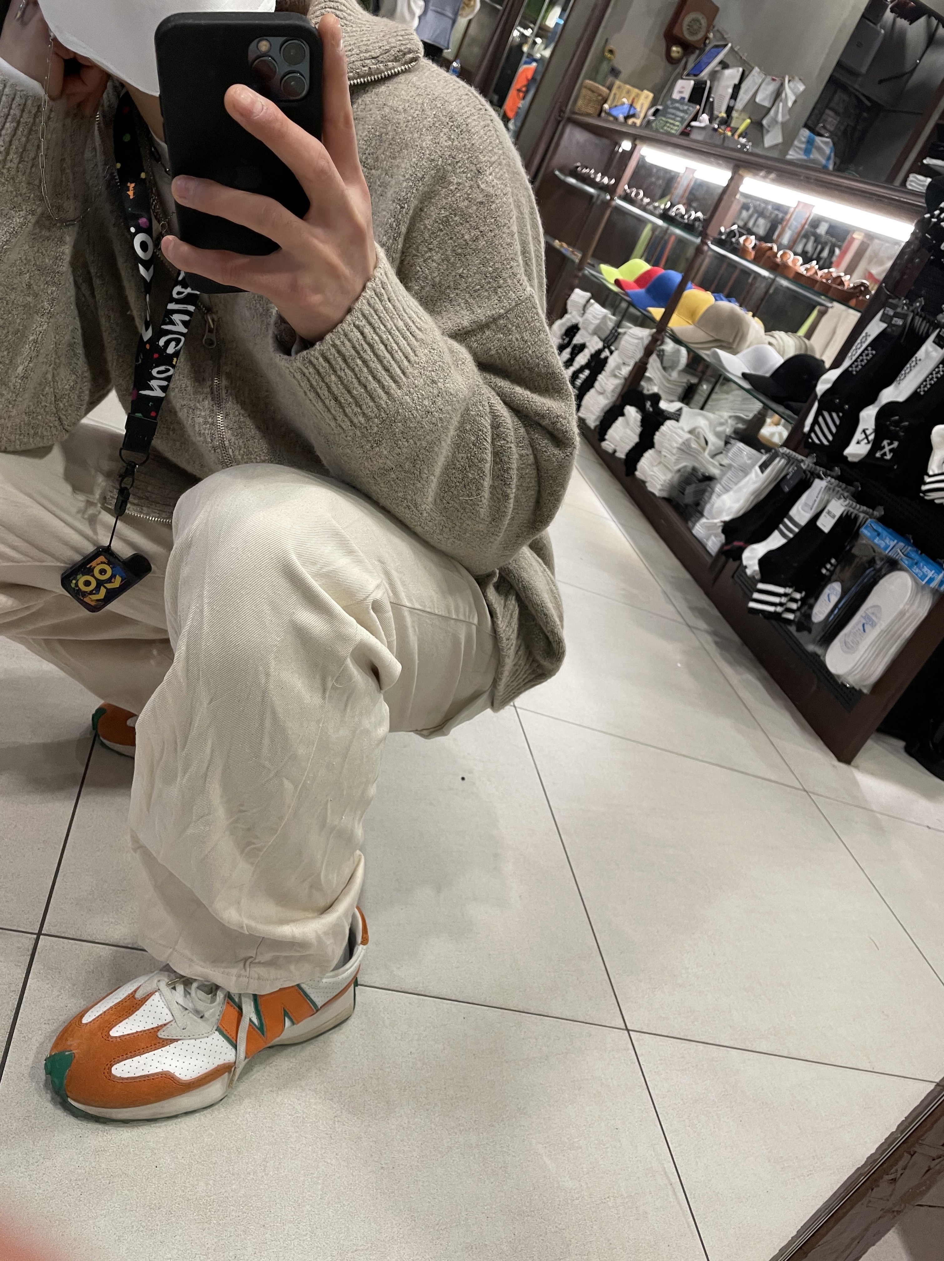New Balance x Casablanca 327 Idealist Orange 착용 스타일