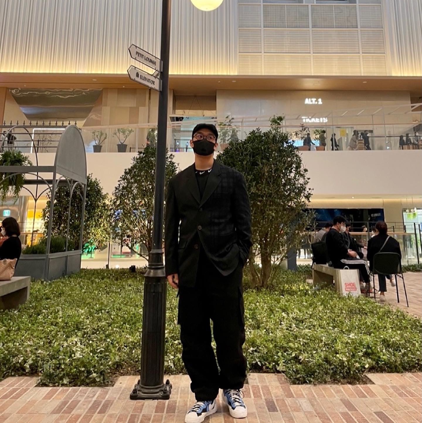 Nike x Stussy NRG BR LS Knit Top, Nike x Sacai Blazer Mid White Black Legend Blue 착용 스타일 - 1
