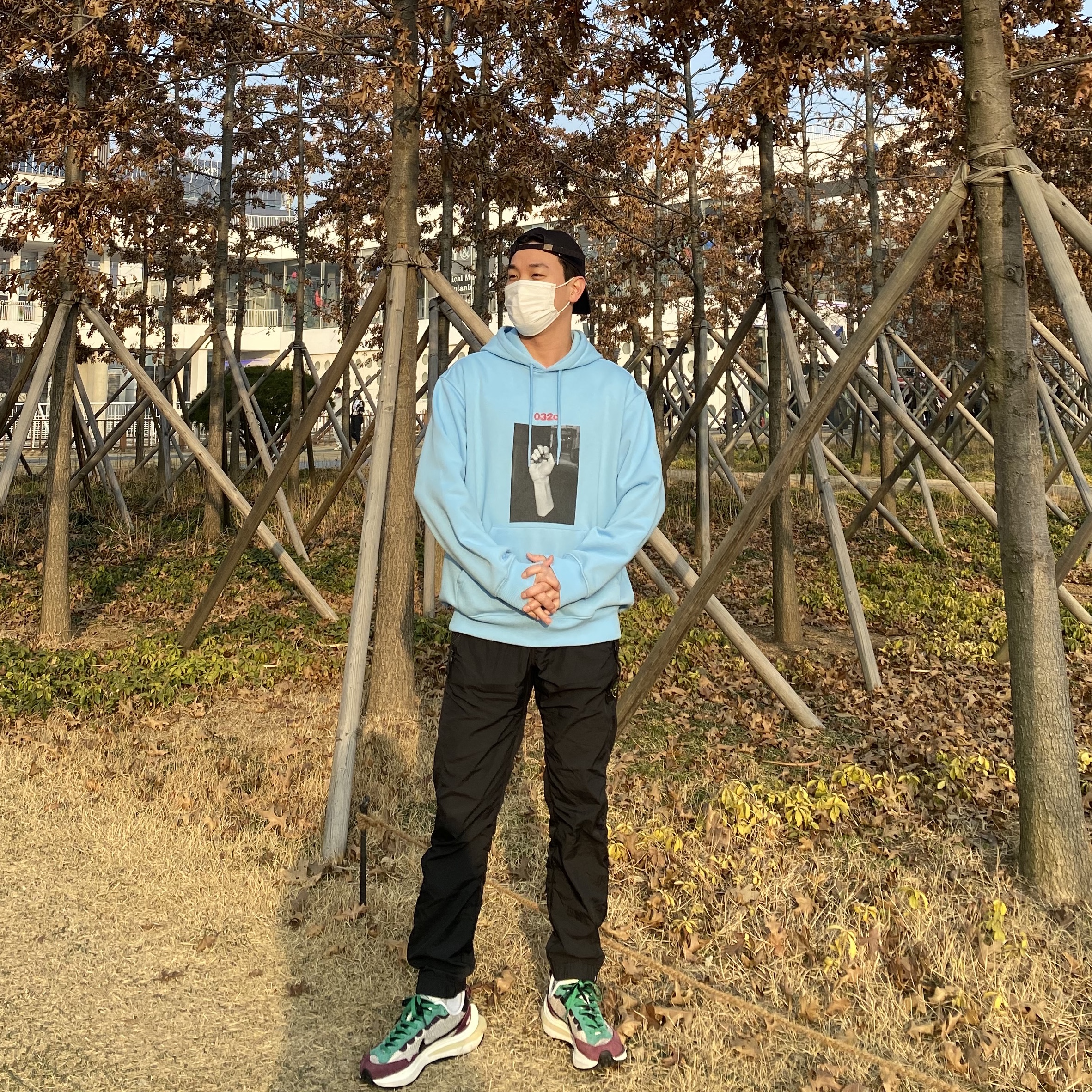 Nike x Sacai VaporWaffle String & Black Villain Red 착용 스타일