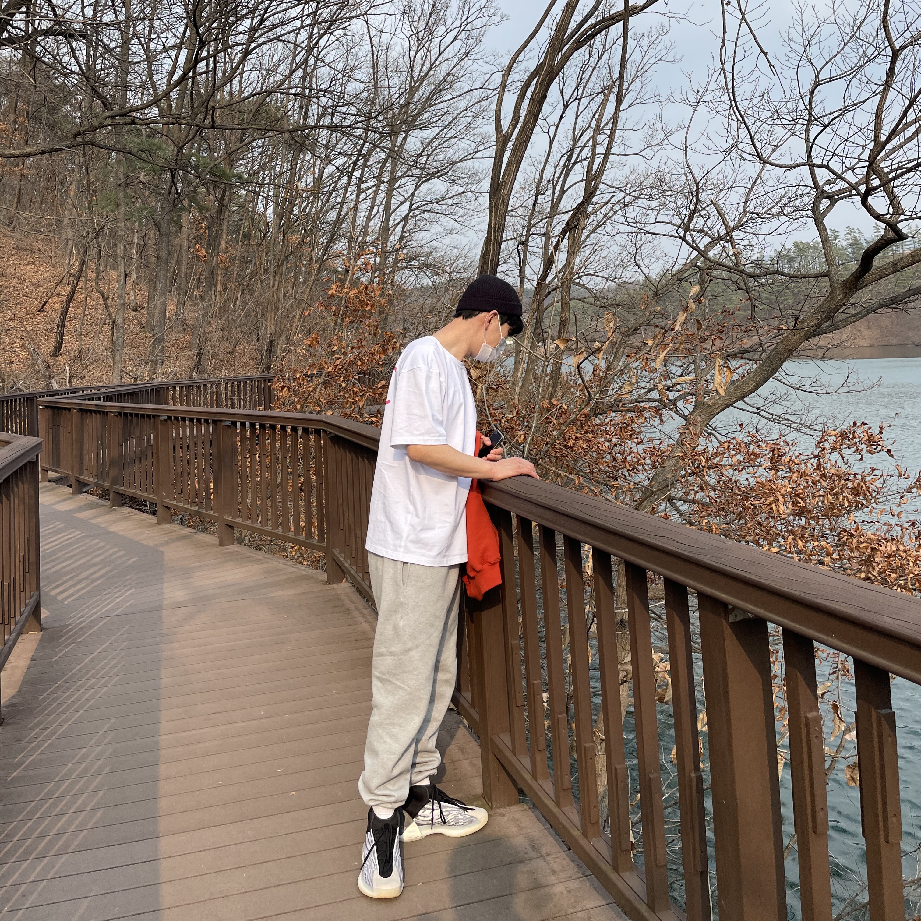 Adidas Yeezy QNTM Lifestyle 착용 스타일