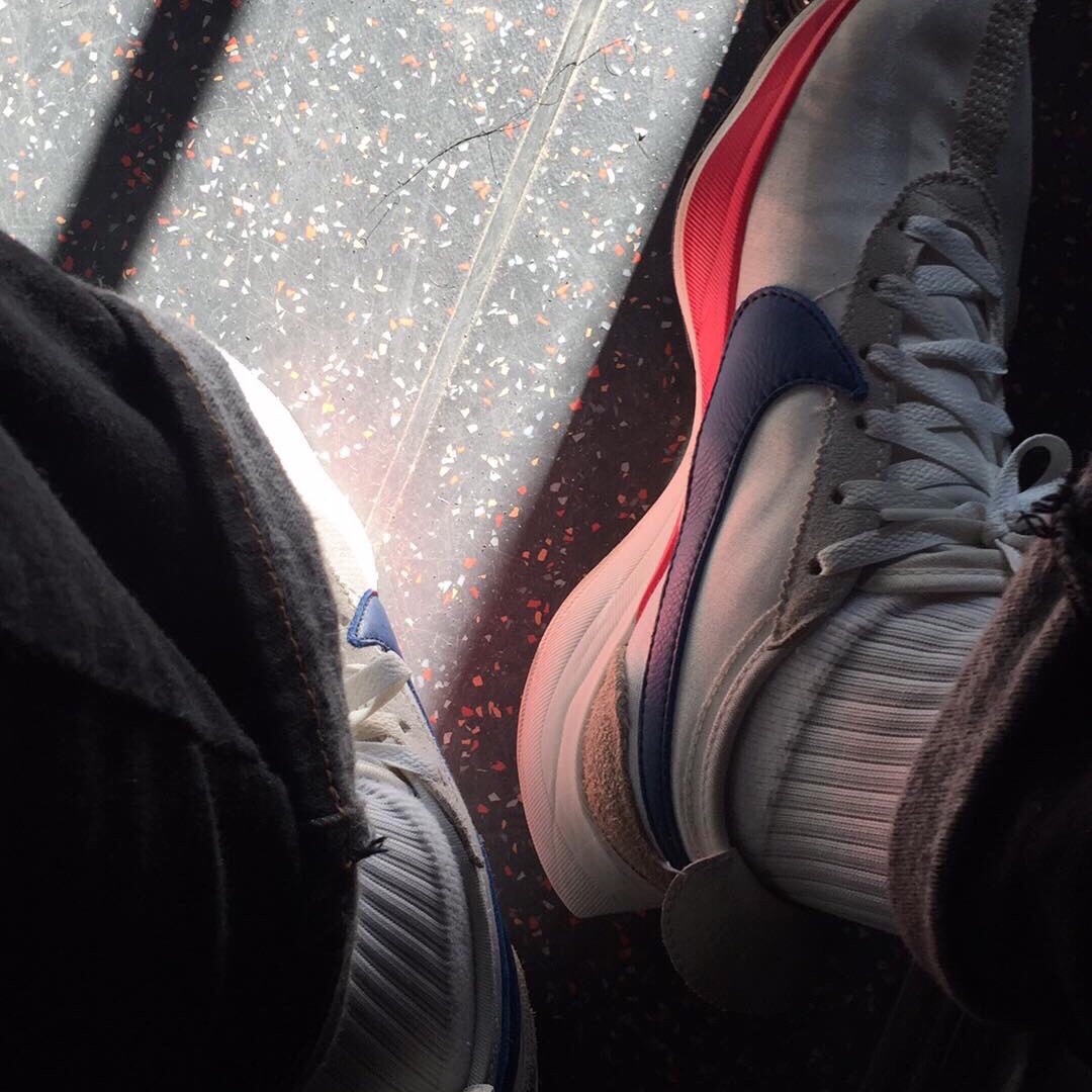Nike Moon Racer Sail Solar Blue 착용 스타일