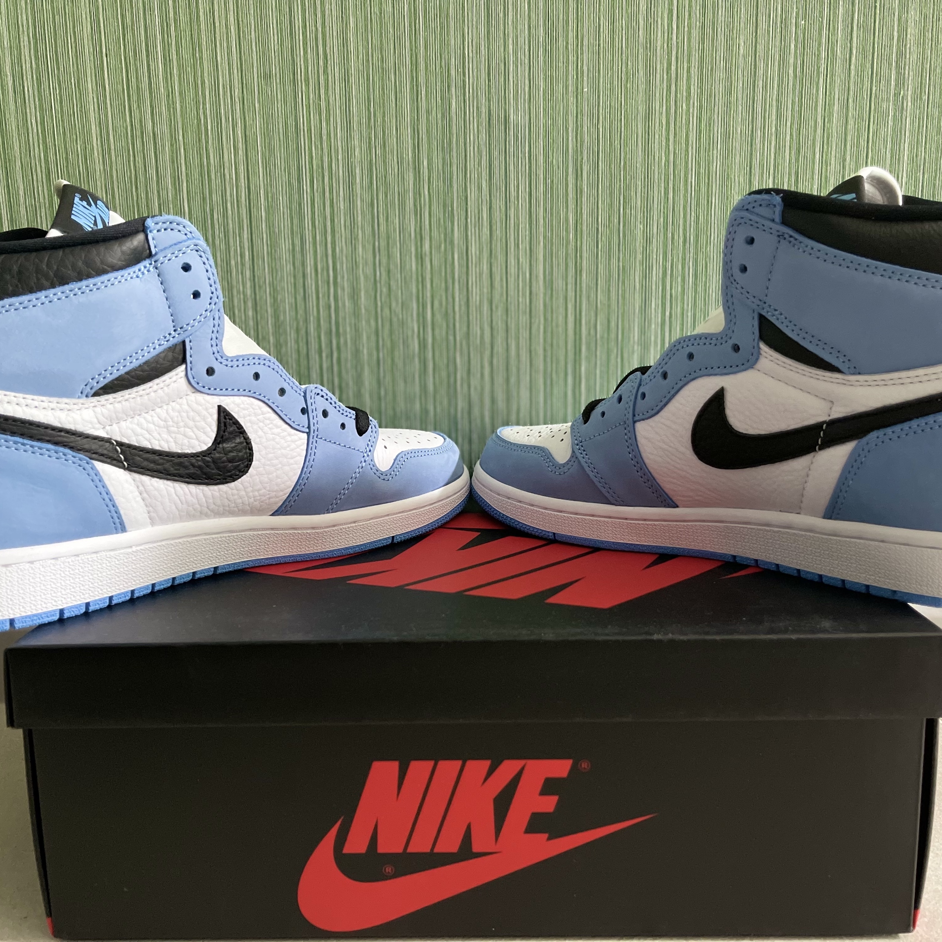Jordan 1 Retro High OG University Blue 착용 스타일 - 1