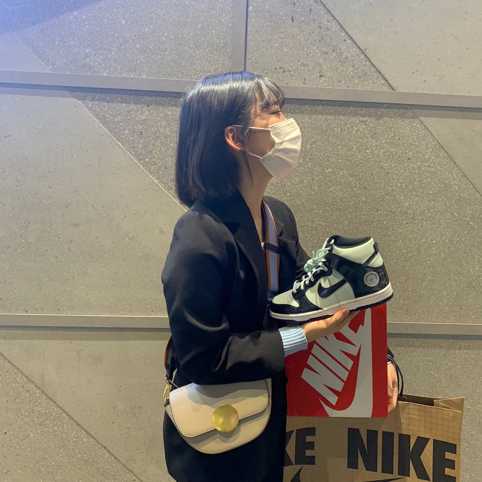 (GS) Nike Dunk High Barely Green 착용 스타일 - 1