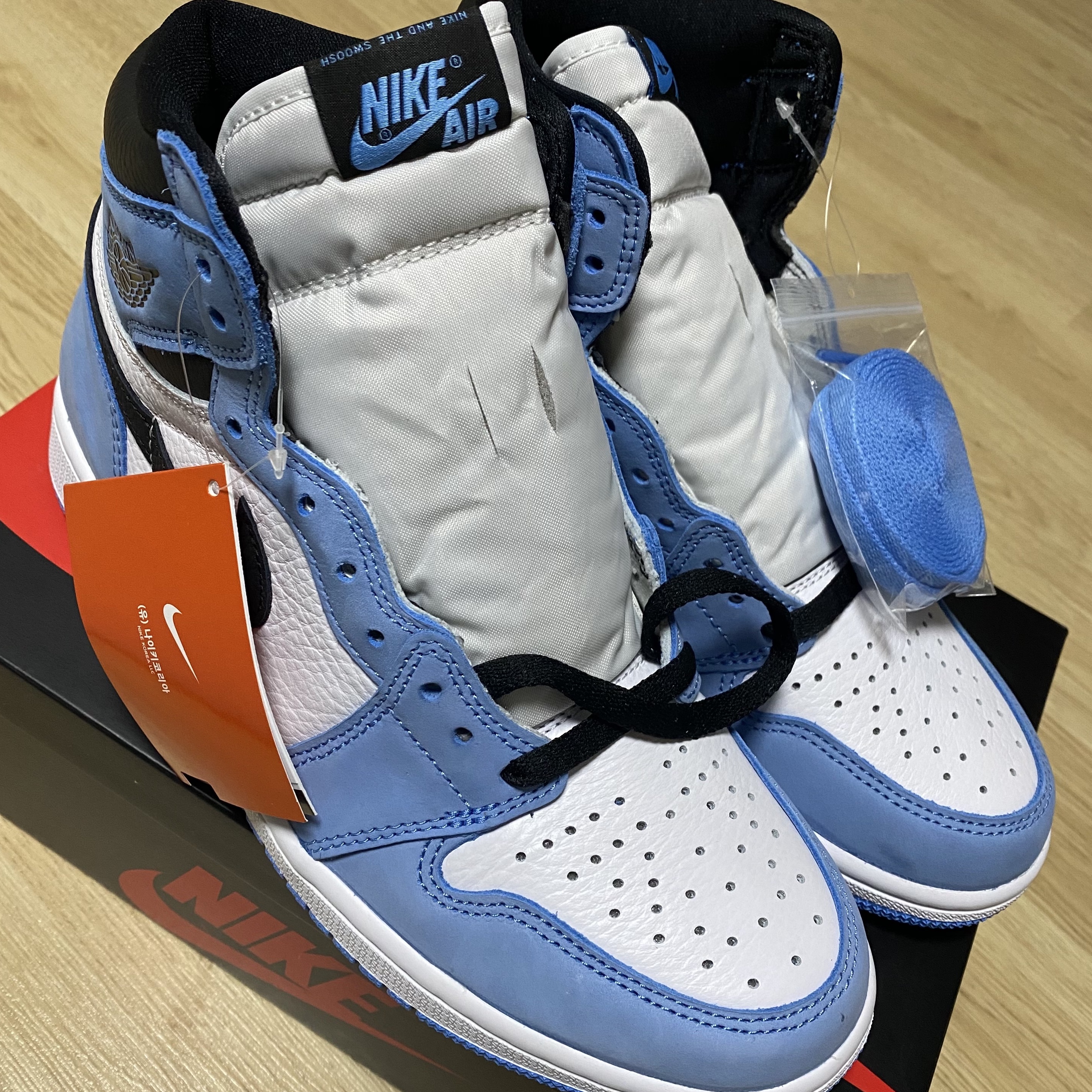 Jordan 1 Retro High OG University Blue 착용 스타일