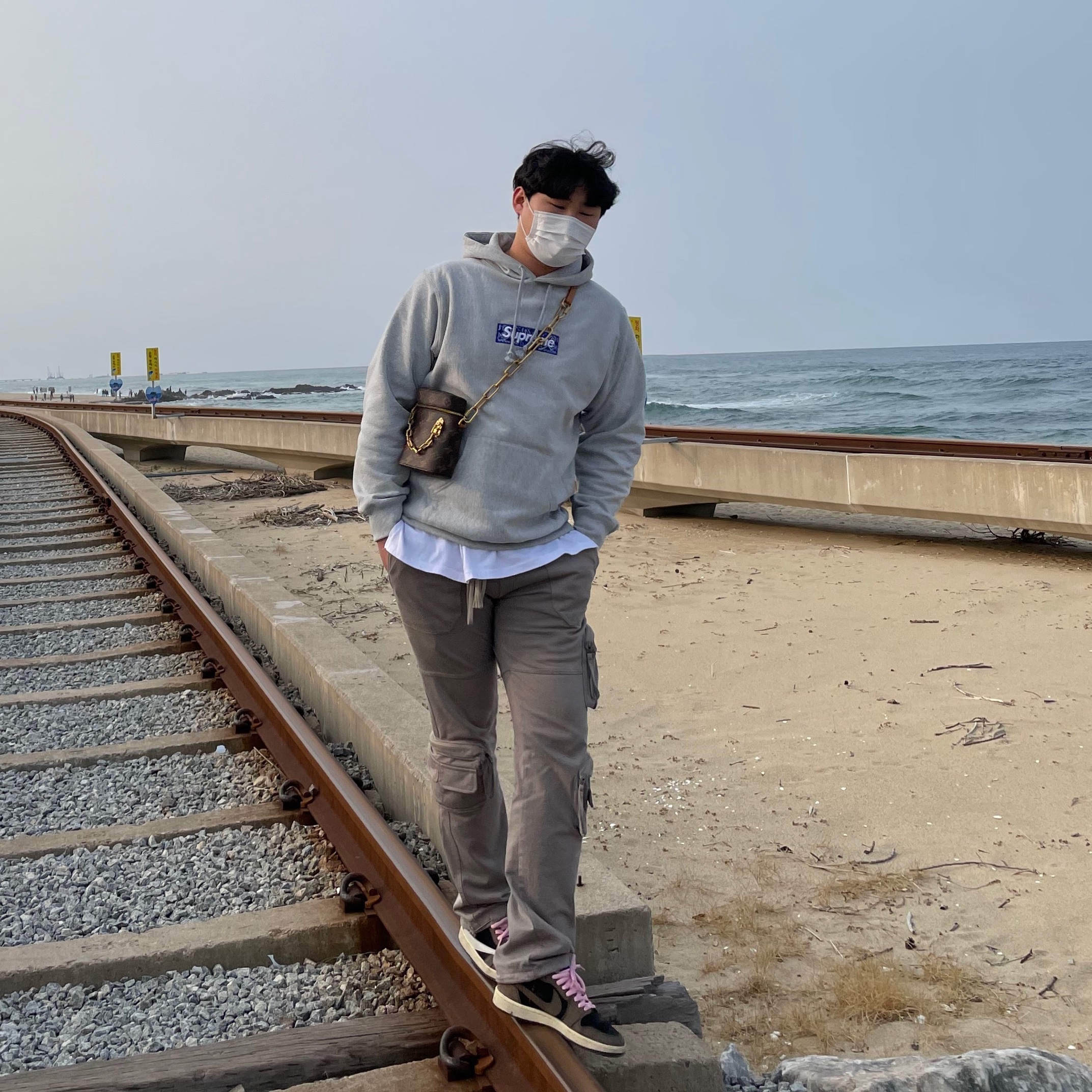 Supreme Bandana Box Logo Hooded Sweatshirt Heather Grey - 19FW, Jordan 1 x Travis Scott Retro Low OG SP Mocha 착용 스타일