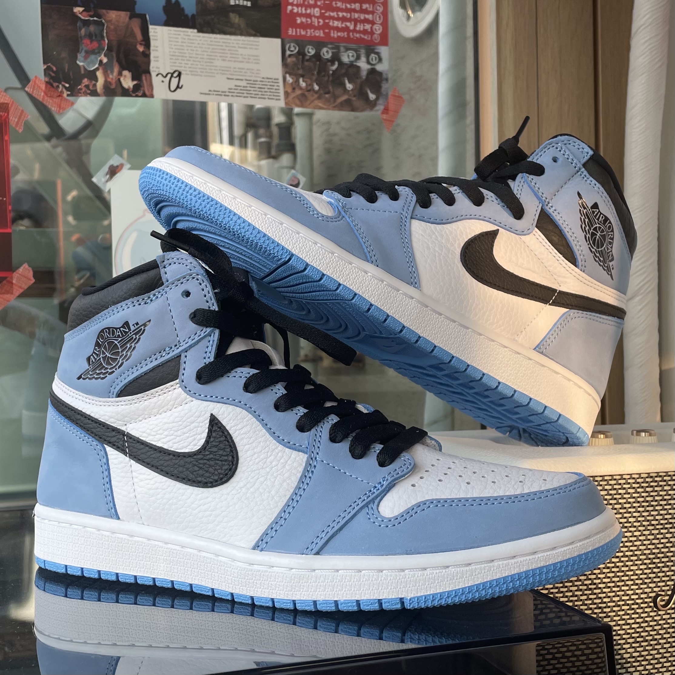 Jordan 1 Retro High OG University Blue 착용 스타일