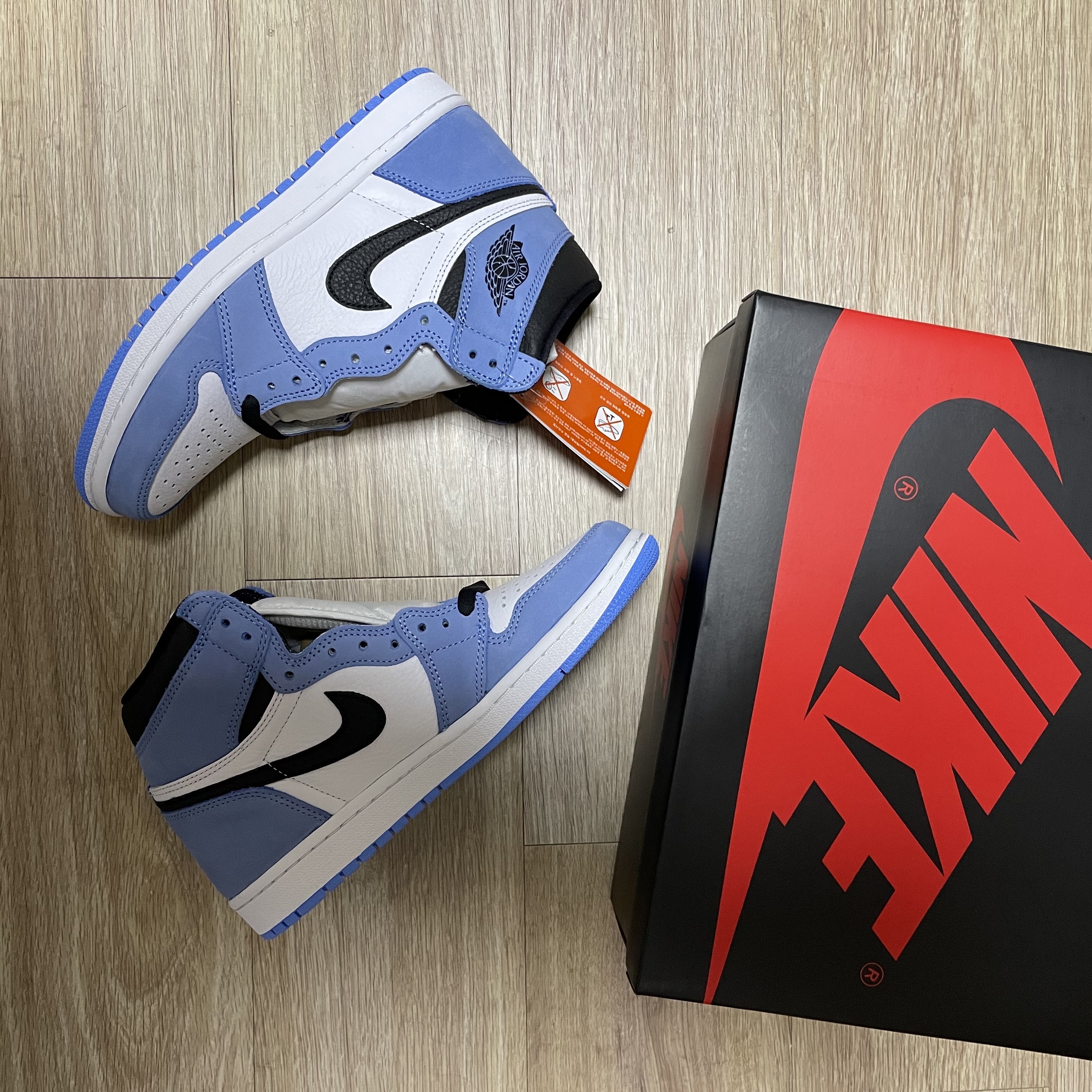 Jordan 1 Retro High OG University Blue 착용 스타일
