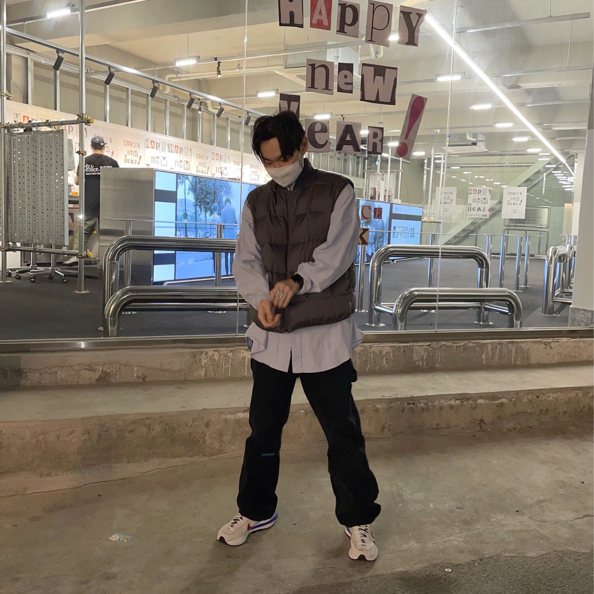 Nike x Sacai VaporWaffle Royal Fuchsia 착용 스타일