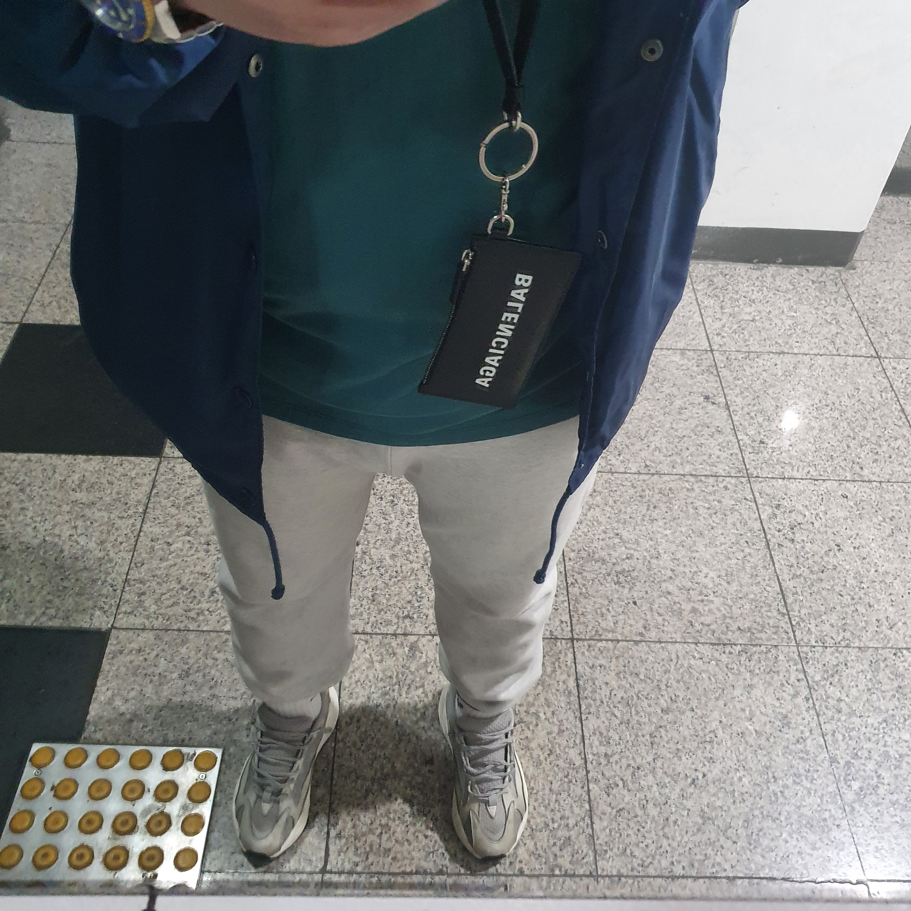 Adidas Yeezy Boost 700 V2 Static 2018 착용 스타일