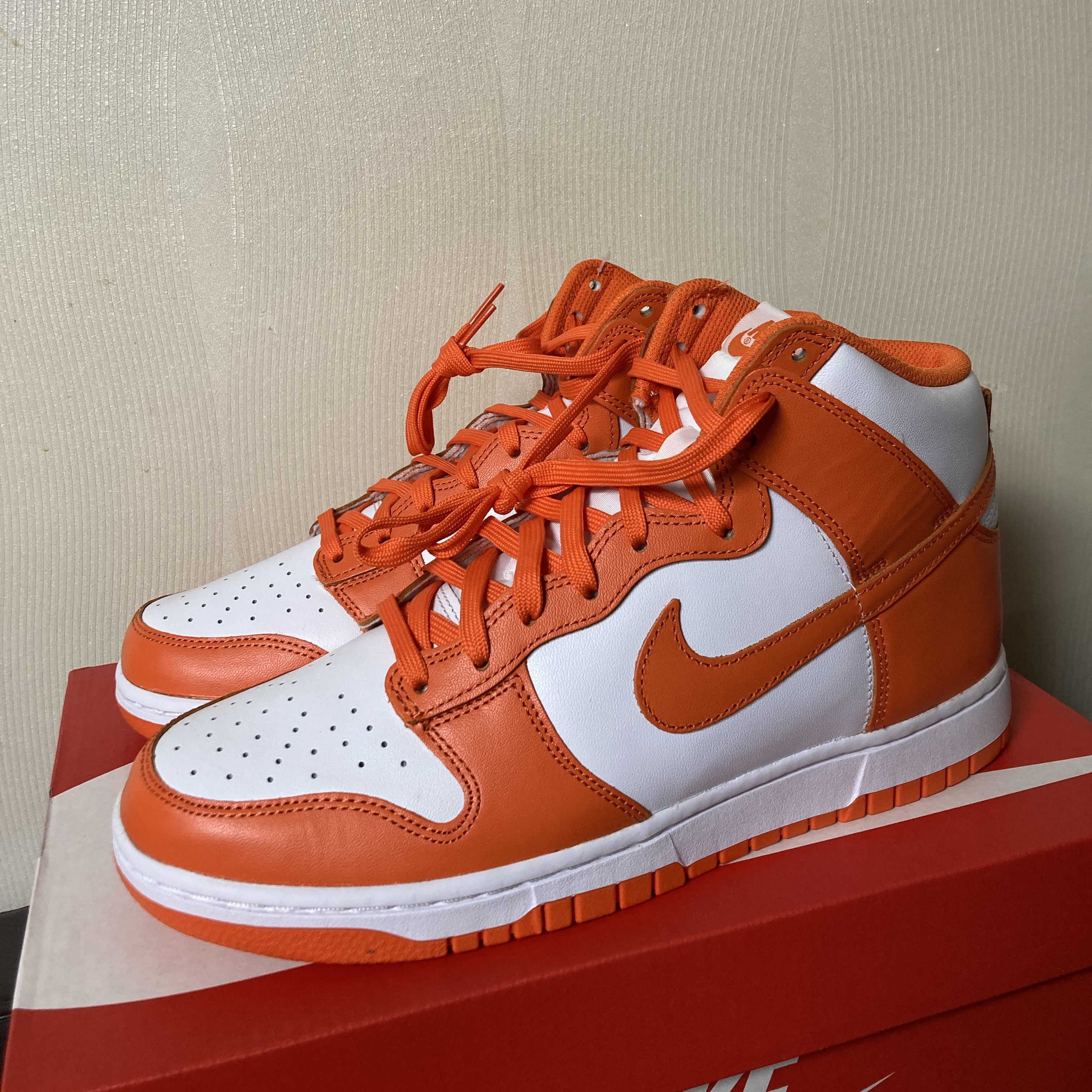 Nike Dunk High Retro Orange Blaze 착용 스타일