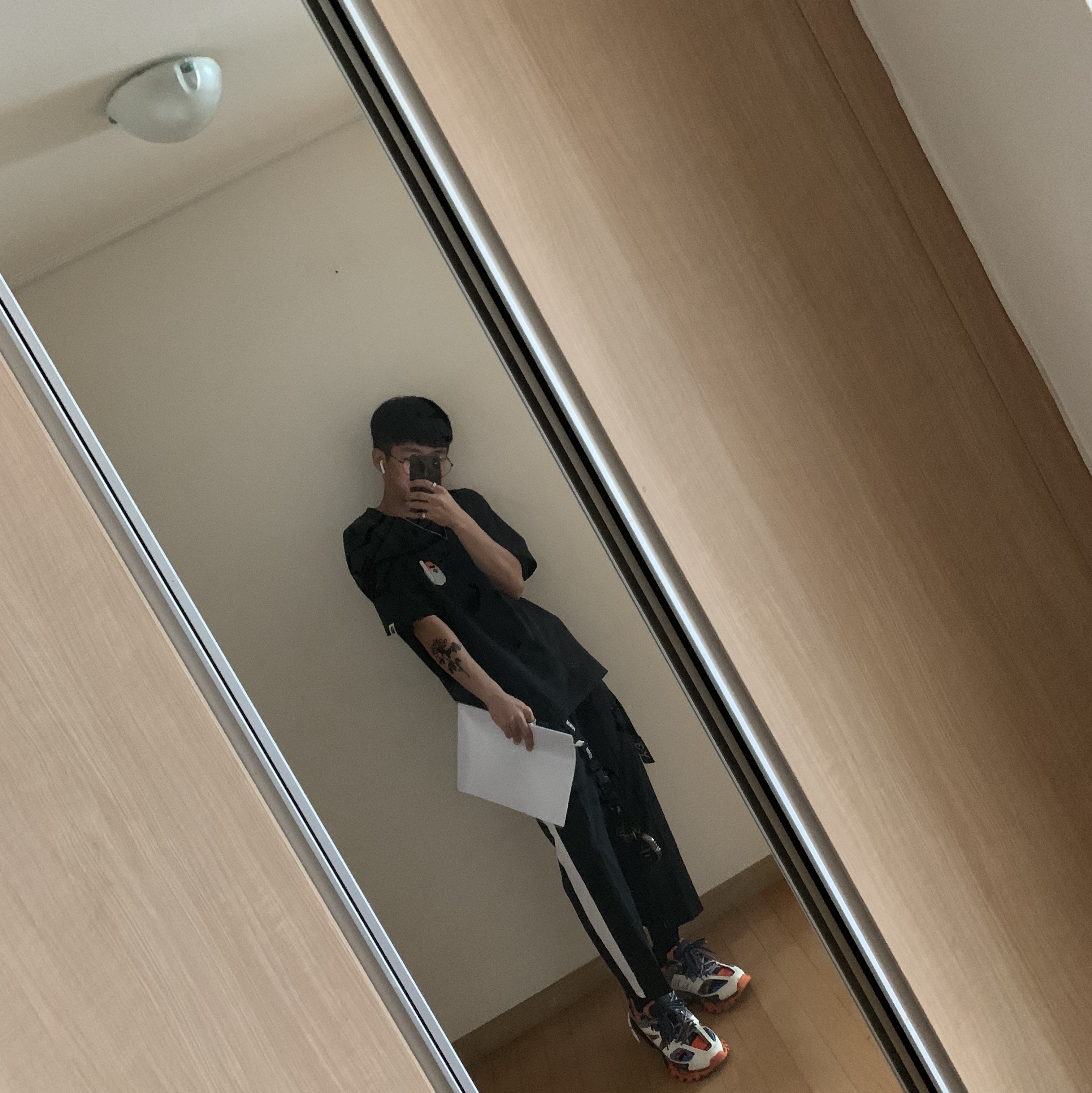 Balenciaga Track Sneakers Orange Grey 착용 스타일