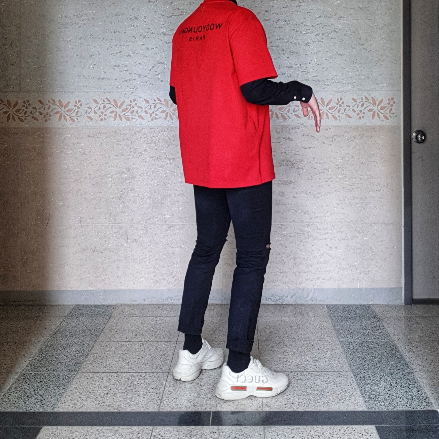 Gucci Rhyton Leather Sneakers Logo 착용 스타일