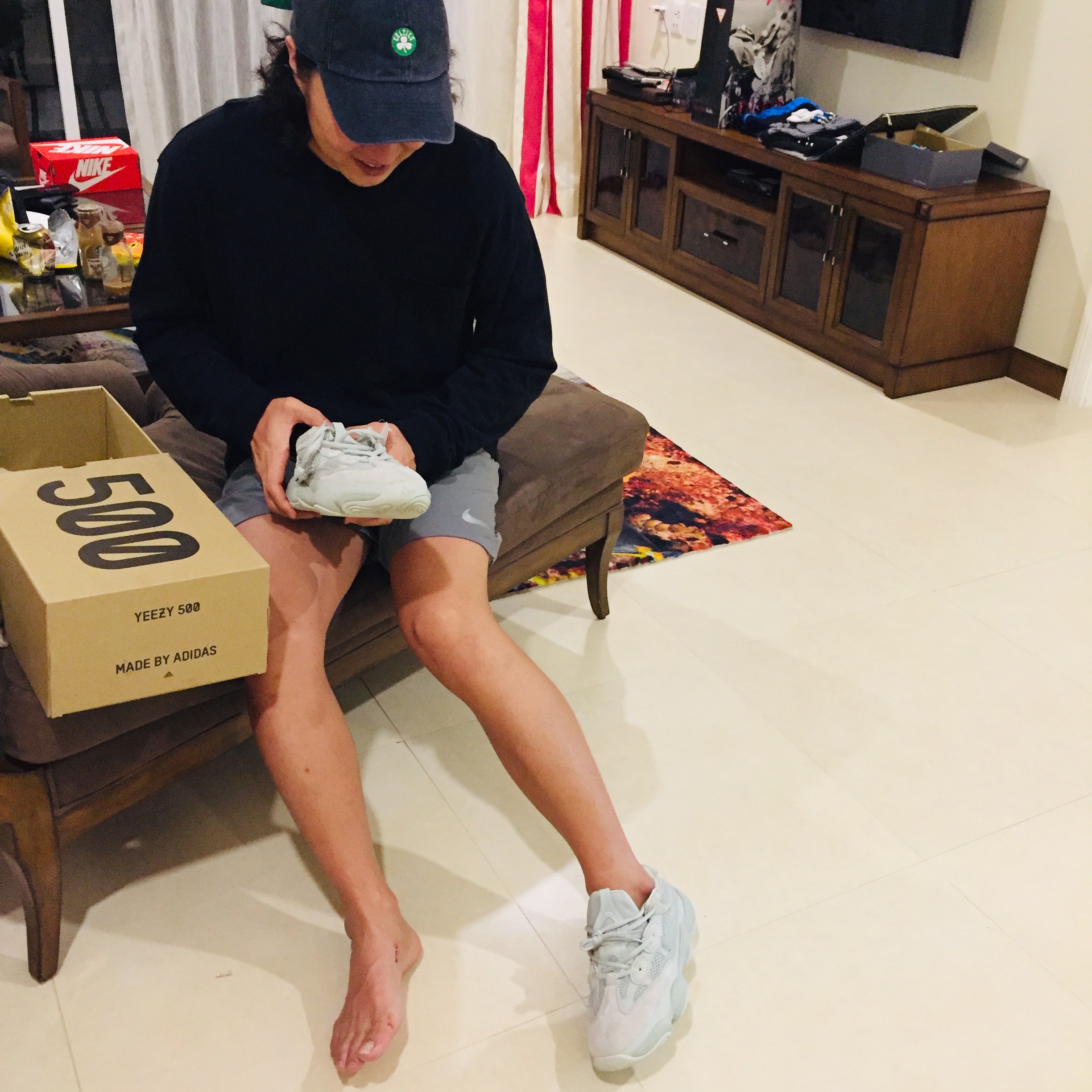 Adidas Yeezy 500 Salt 착용 스타일