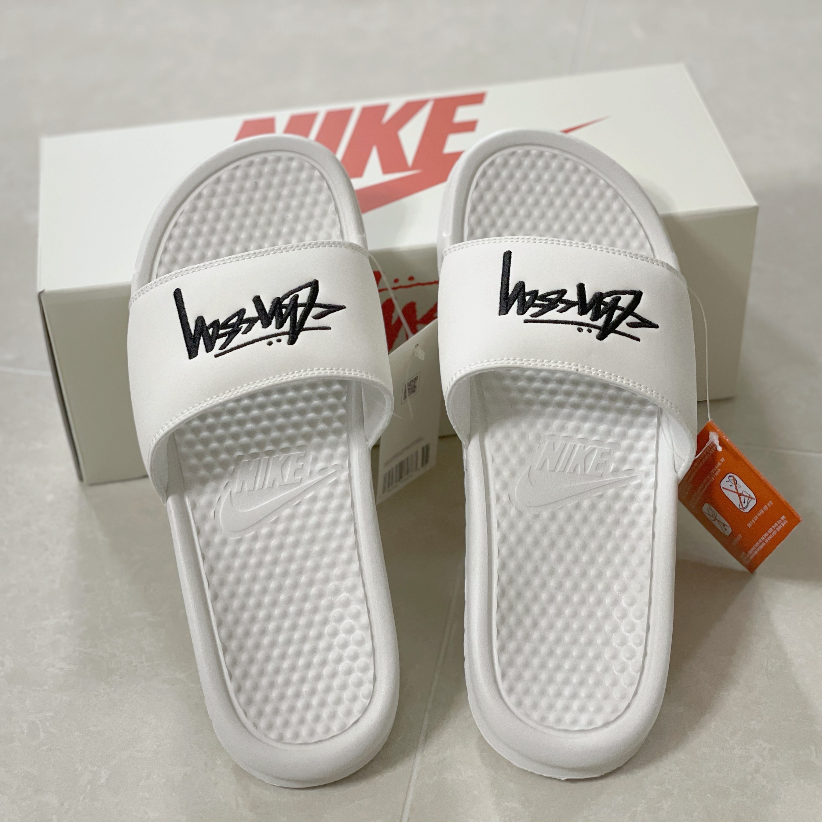 Nike x Stussy Benassi Slide Sail 착용 스타일