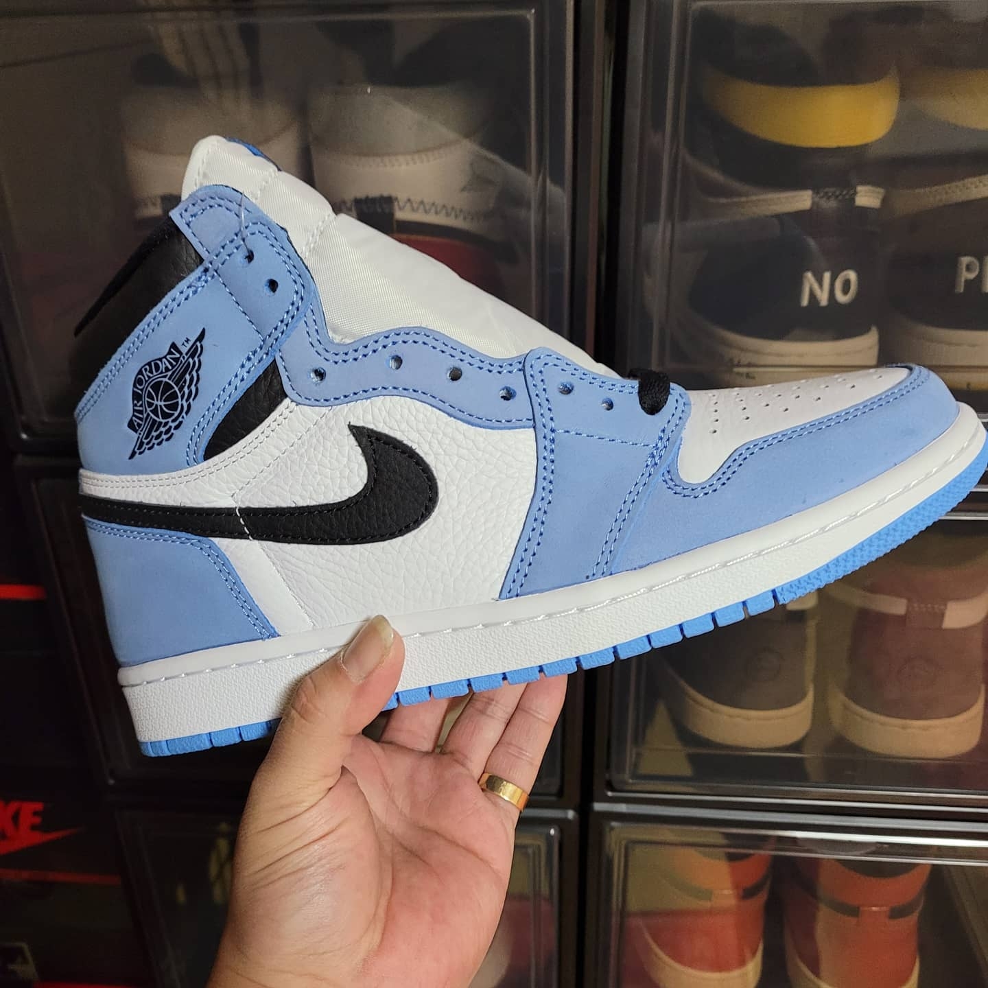 Jordan 1 Retro High OG University Blue 착용 스타일 - 2