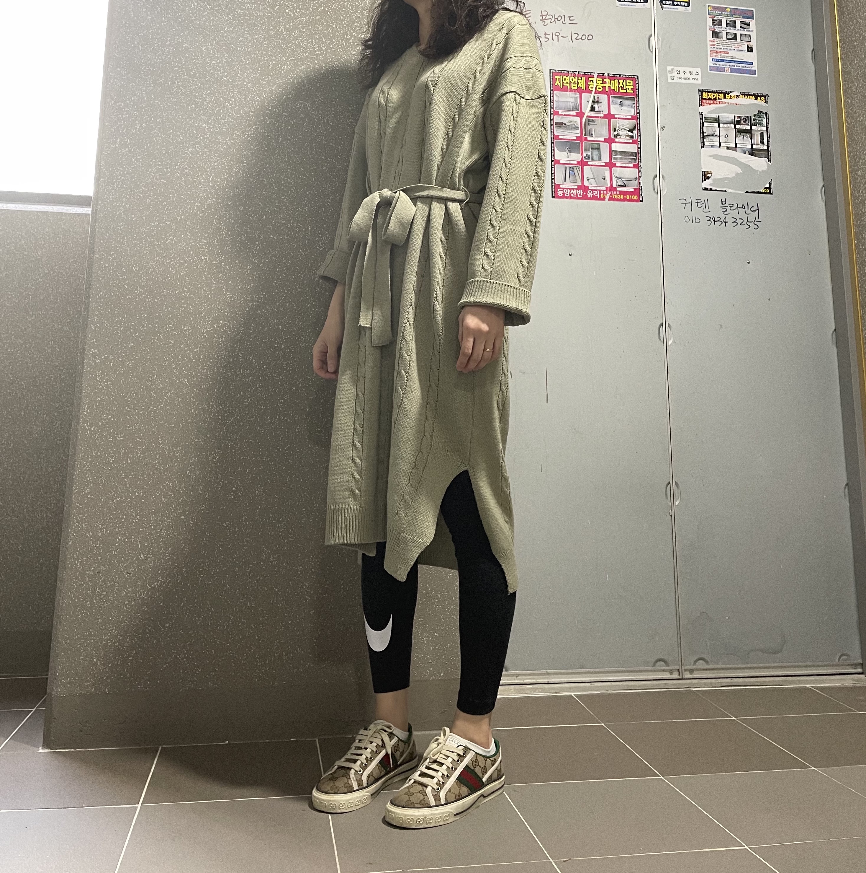 Gucci Tennis 1977 Ebony 착용 스타일