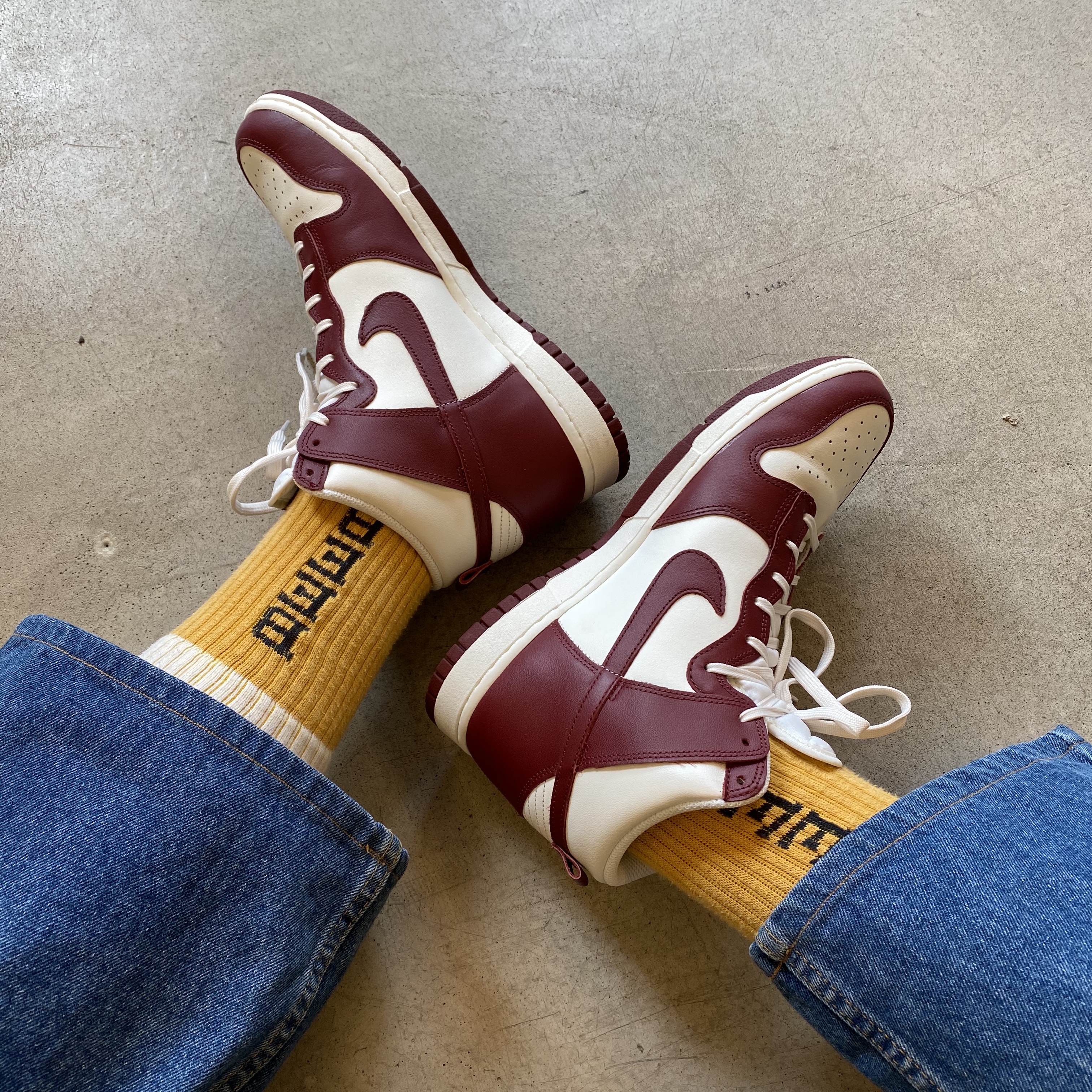 (W) Nike Dunk High Team Red 착용 스타일 - 2