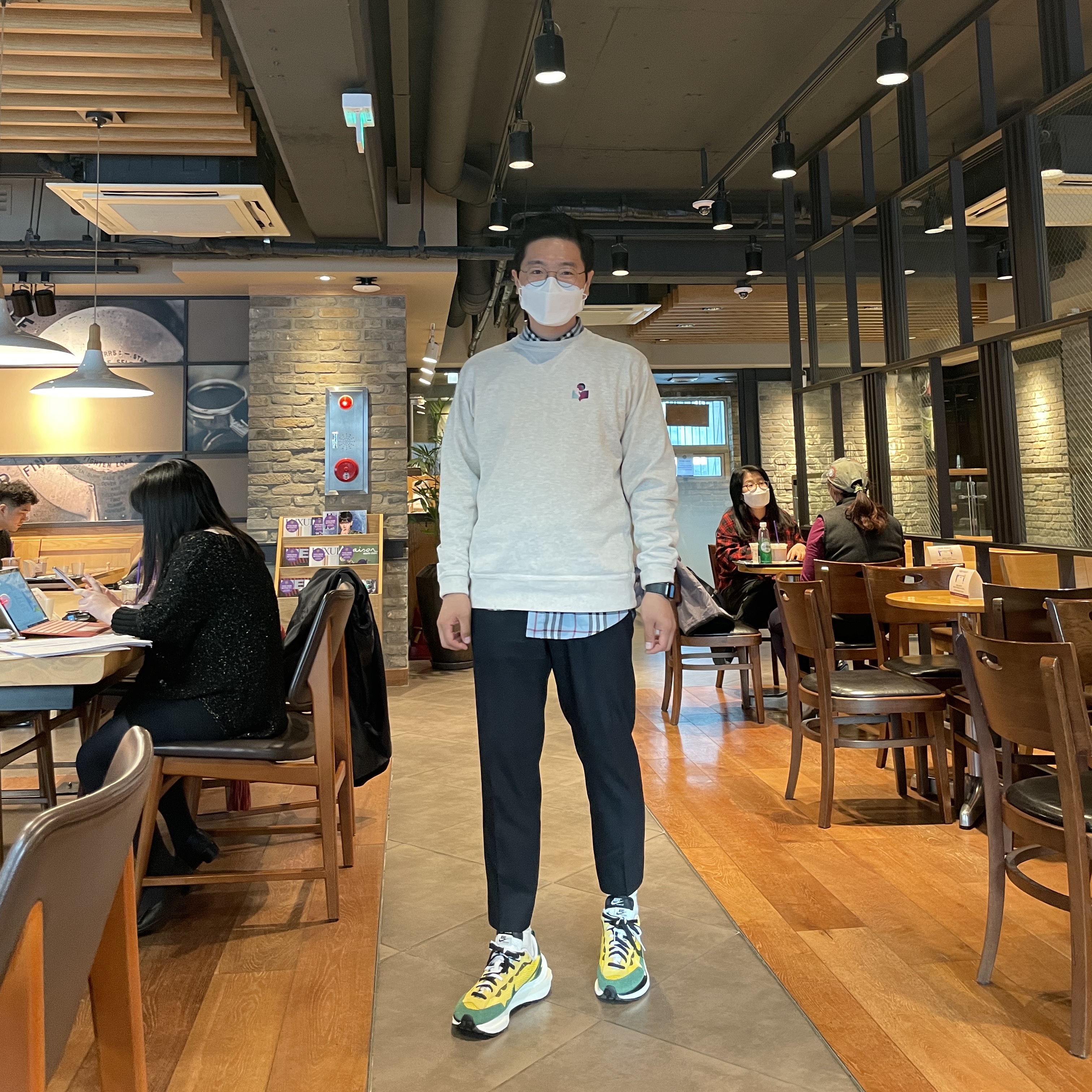 Nike x Sacai VaporWaffle Tour Yellow & Gorge Green Sail 착용 스타일 - 1